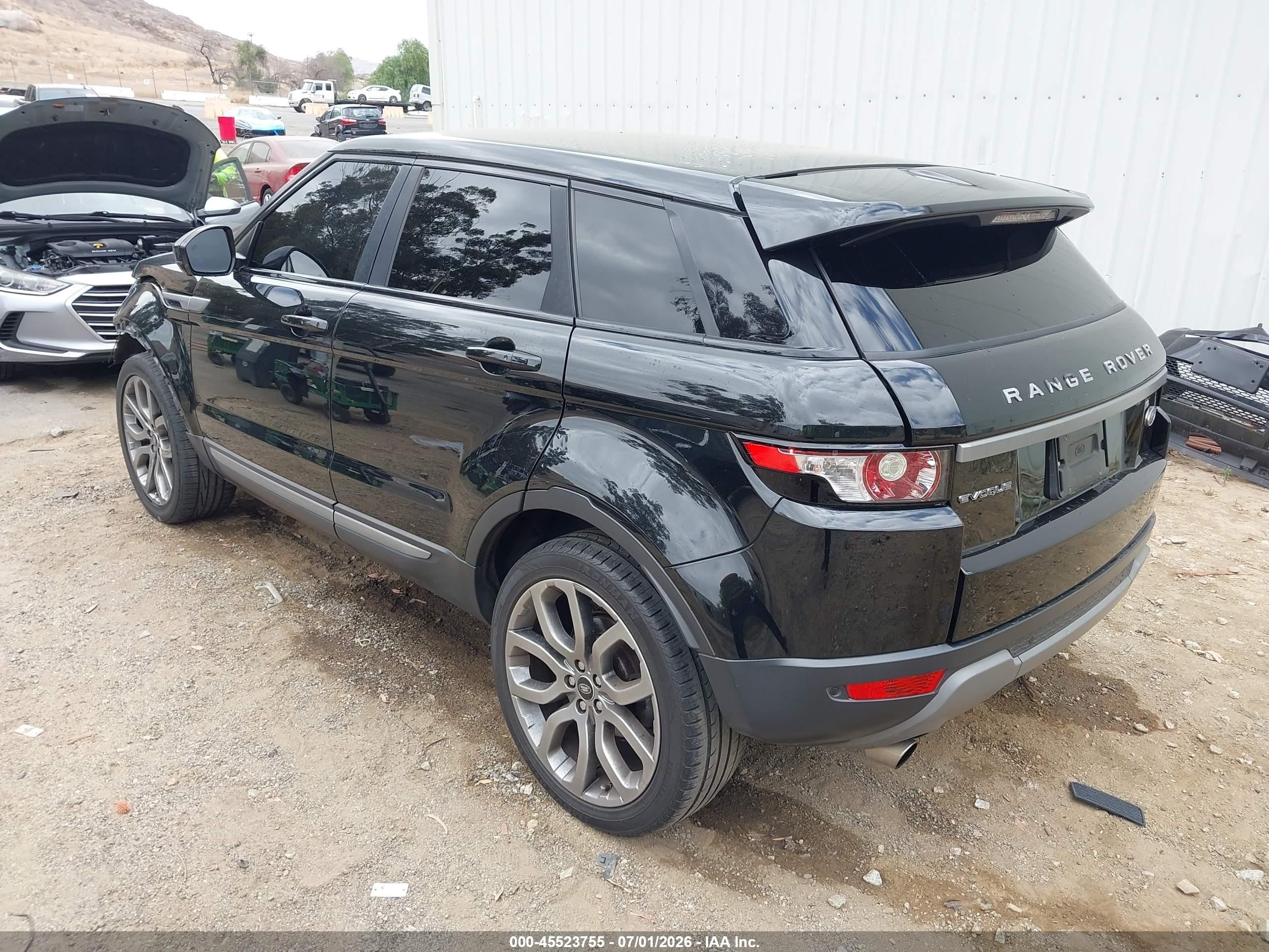 2015 Land Rover Range Rover Evoque Pure Black vin: SALVR2BG4FH075949