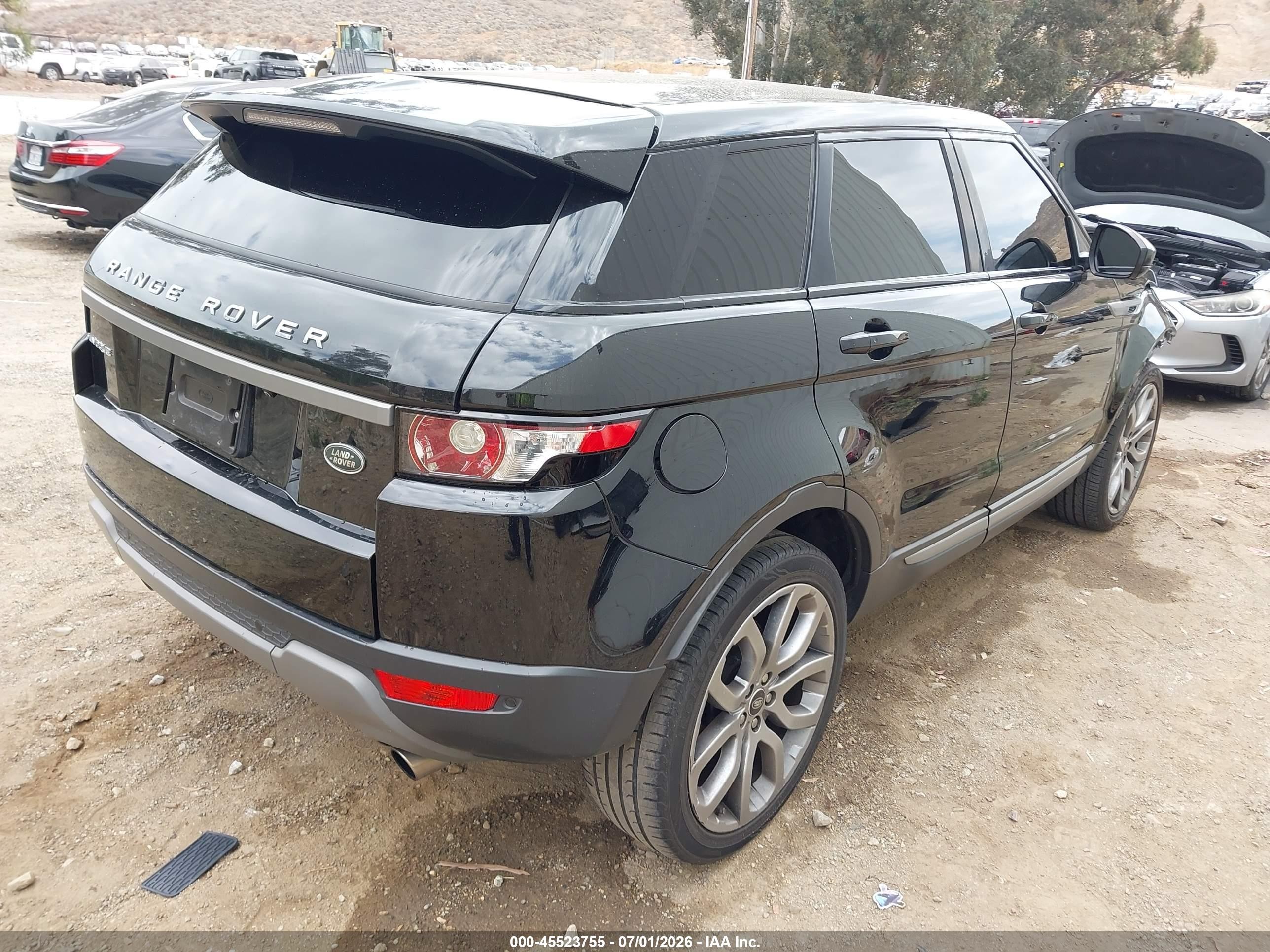 2015 Land Rover Range Rover Evoque Pure Black vin: SALVR2BG4FH075949