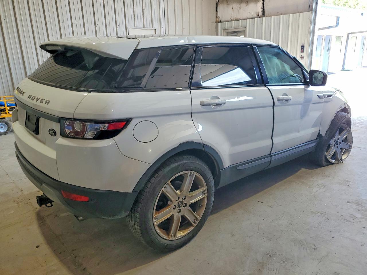2012 Land Rover Range Rover Evoque Pure Premium Белый vin: SALVR2BG6CH629343