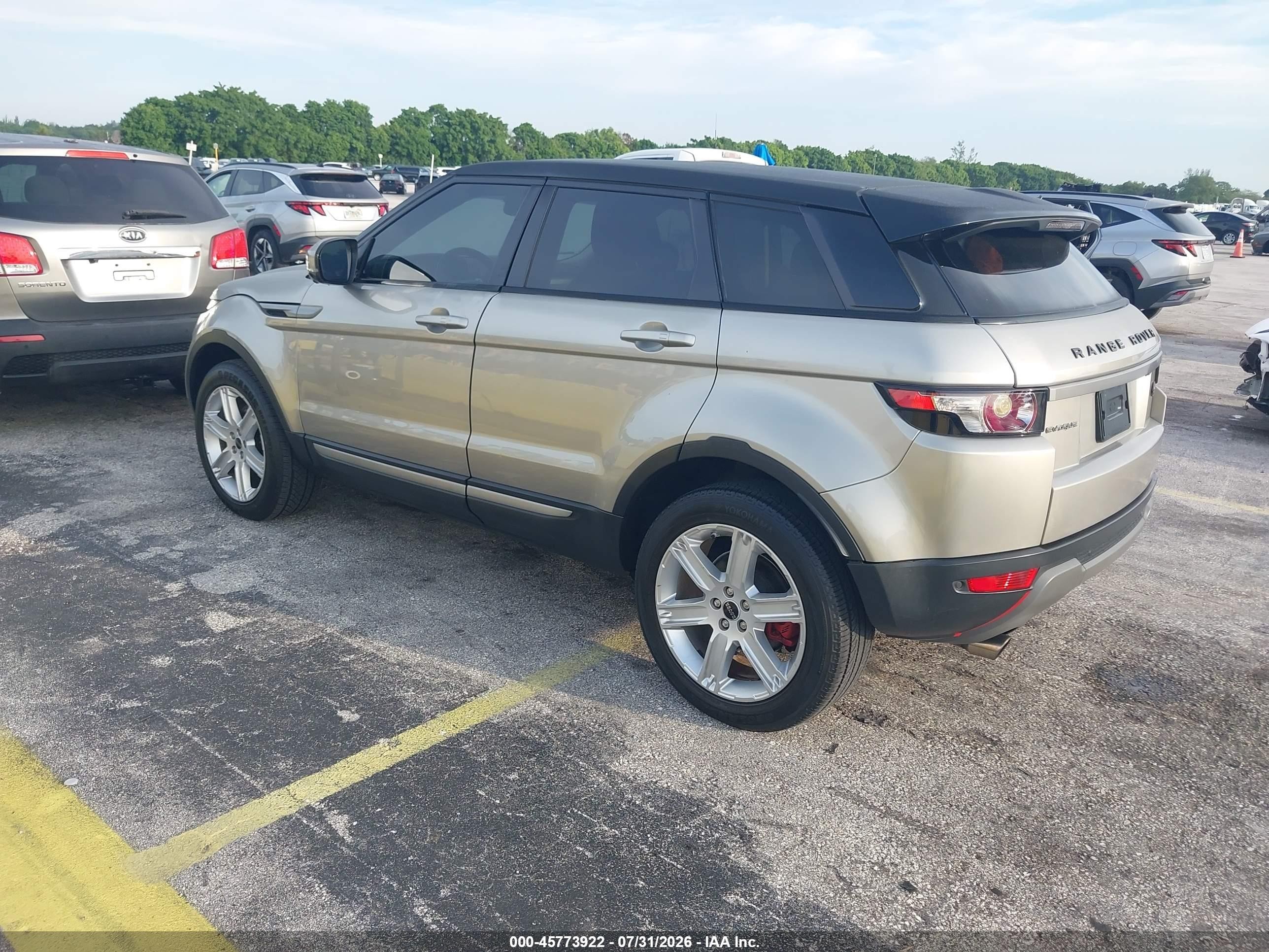2012 Land Rover Range Rover Evoque Pure Plus Gold vin: SALVR2BG7CH618352