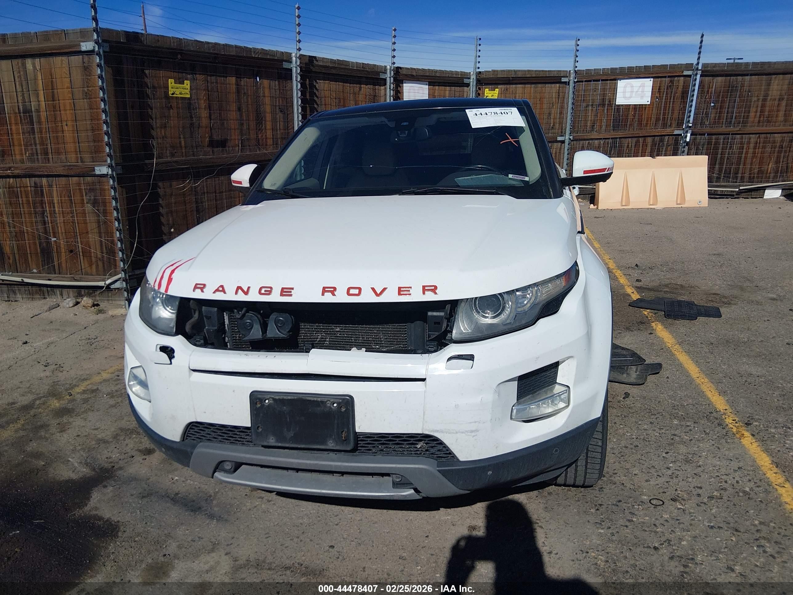 2015 Land Rover Range Rover Evoque Pure Белый vin: SALVR2BGXFH062042