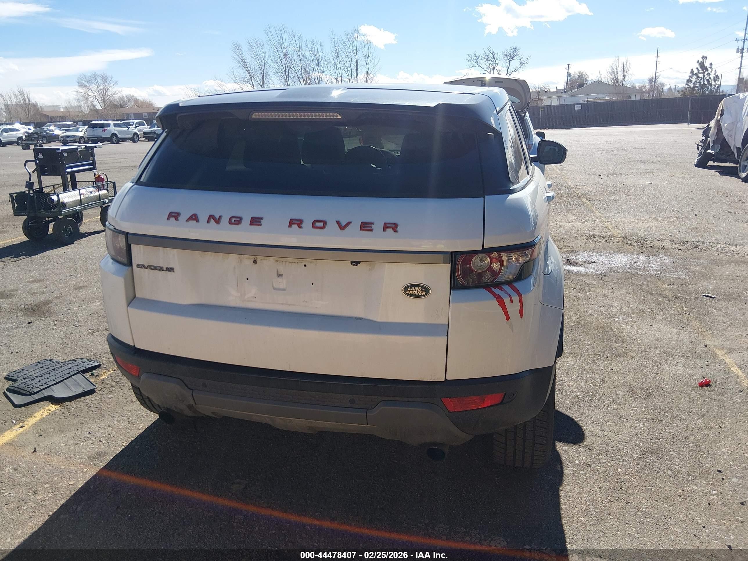 2015 Land Rover Range Rover Evoque Pure Белый vin: SALVR2BGXFH062042