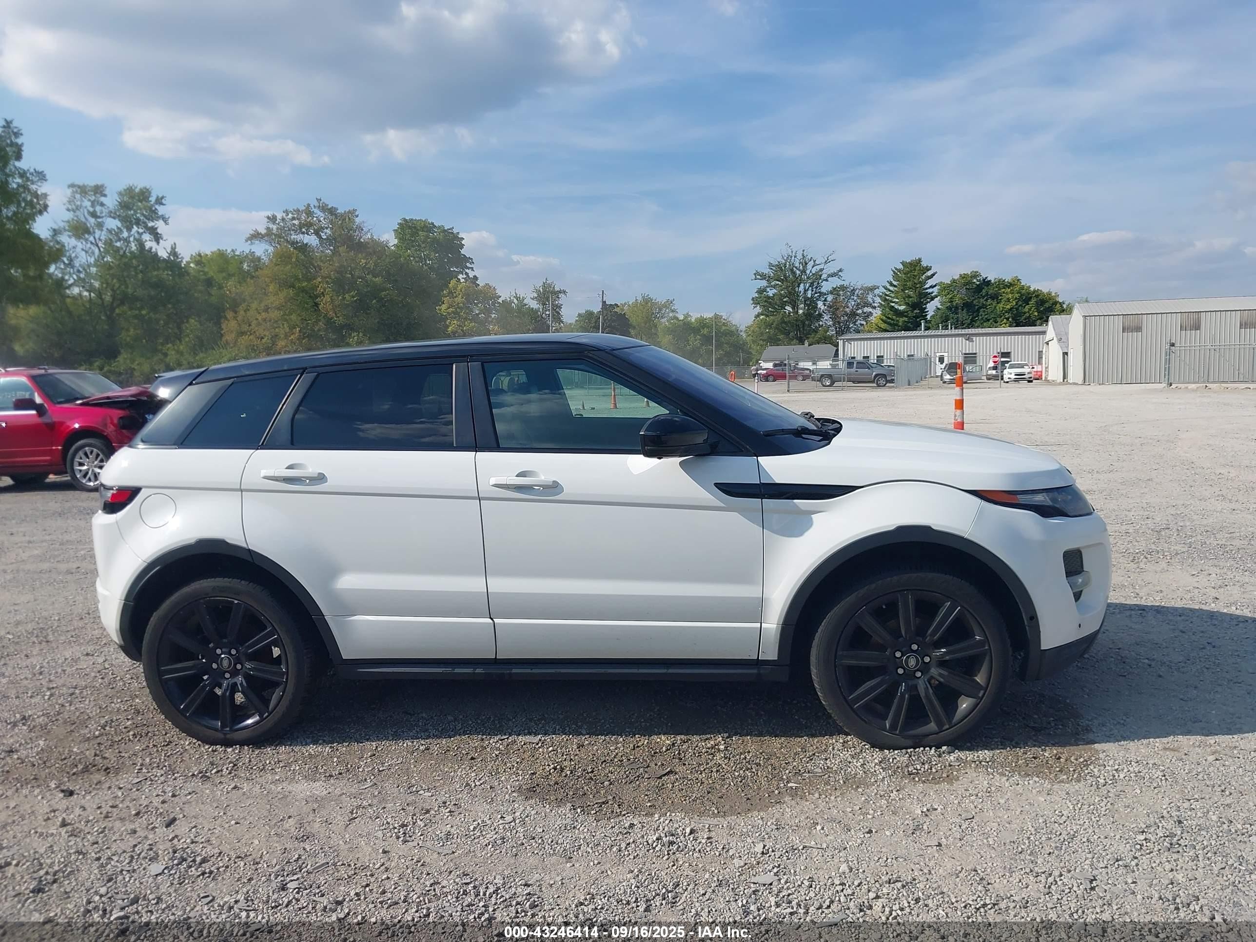 2014 Land Rover Range Rover Evoque Dynamic White vin: SALVT2BGXEH904183