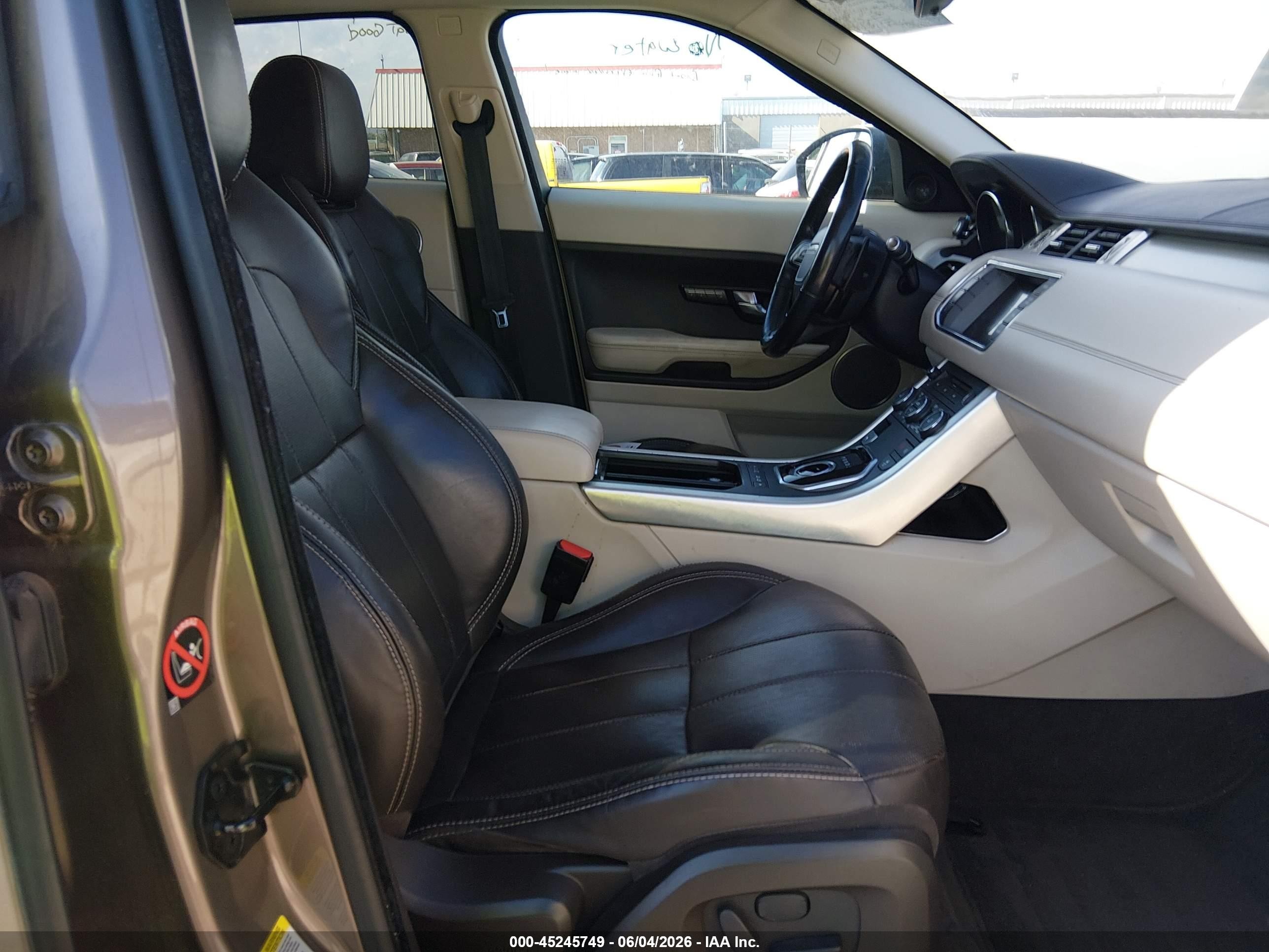 2015 Land Rover Range Rover Evoque Prestige Бежевый vin: SALVV2BG3FH051511