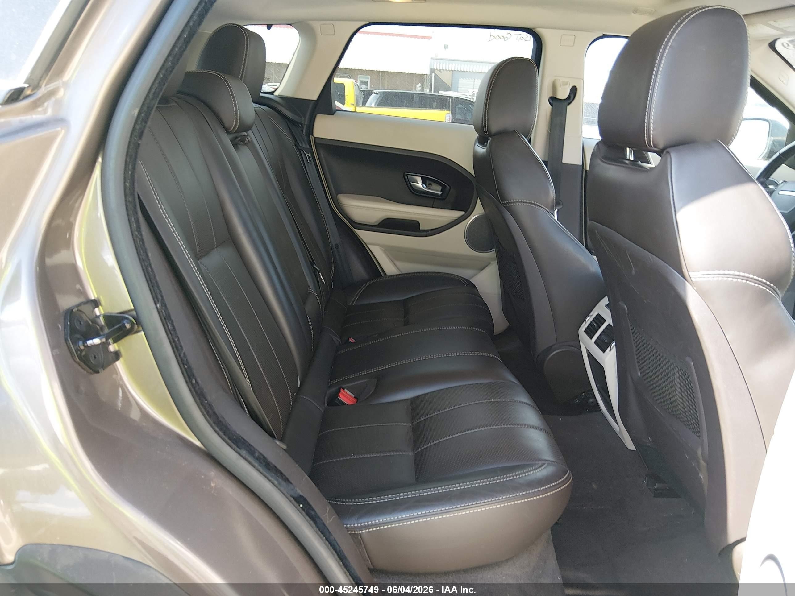 2015 Land Rover Range Rover Evoque Prestige Бежевый vin: SALVV2BG3FH051511