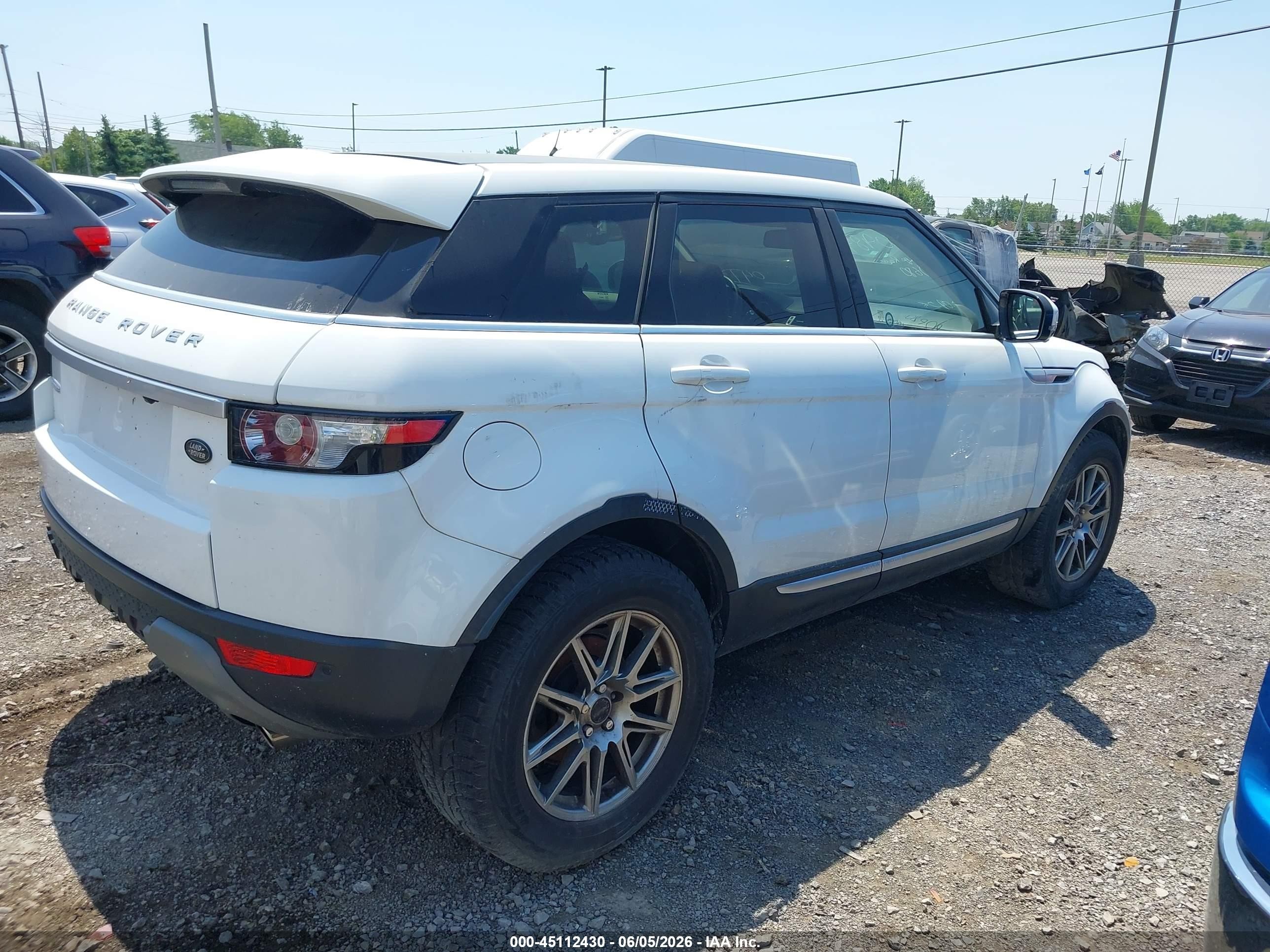 2013 Land Rover Range Rover Evoque Pure Белый vin: SALVV2BG4DH780680