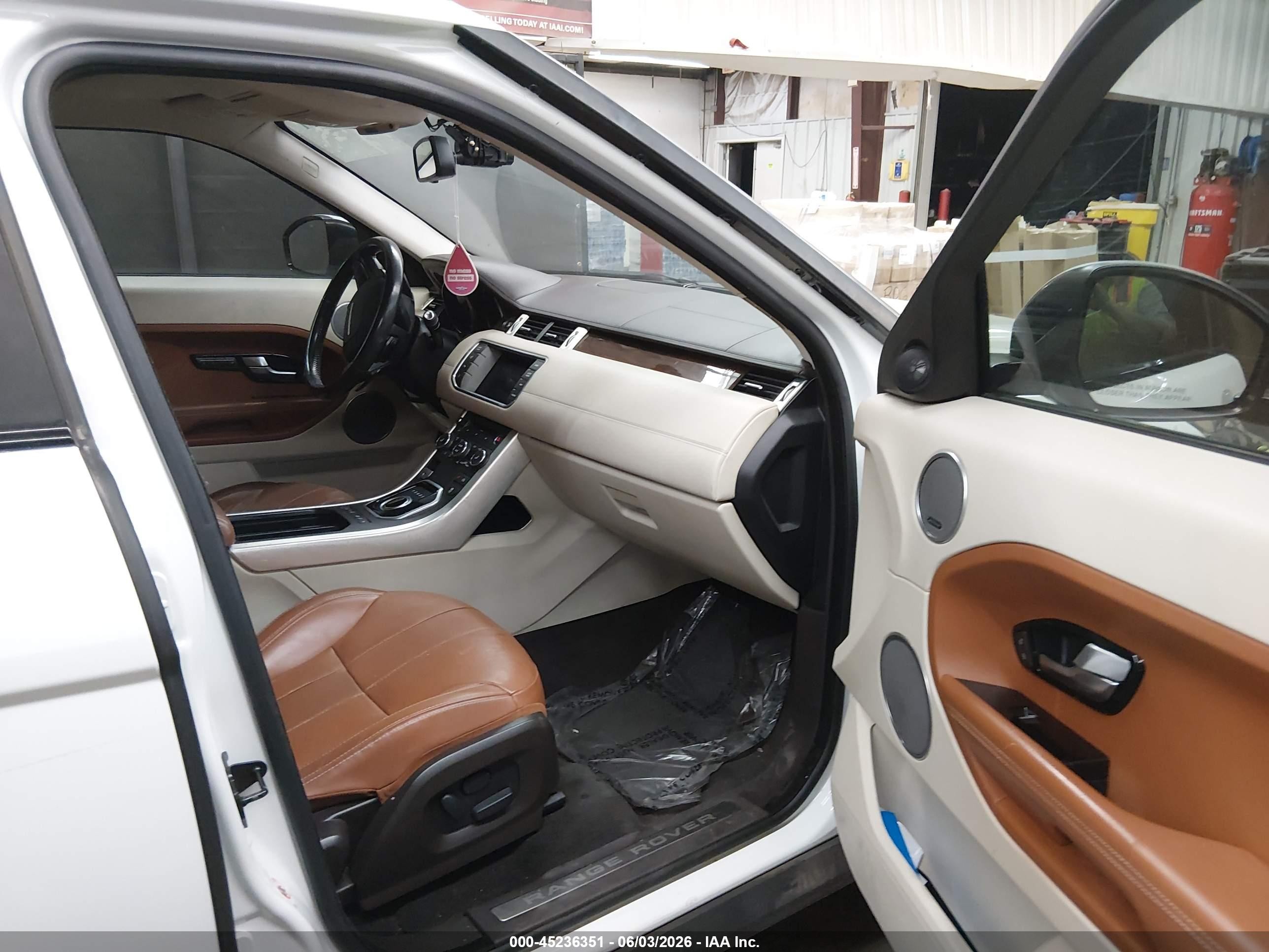 2015 Land Rover Range Rover Evoque Prestige White vin: SALVV2BG9FH964726