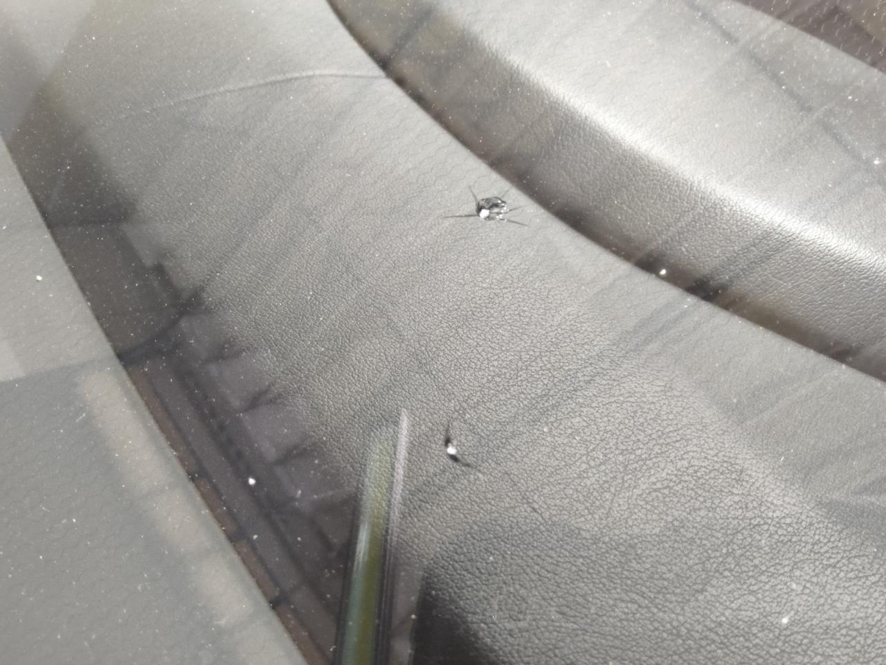 2015 Land Rover Range Rover Sport Sc Black vin: SALWR2TF4FA527482 Damage: Windshield, Broken, Replacement Required