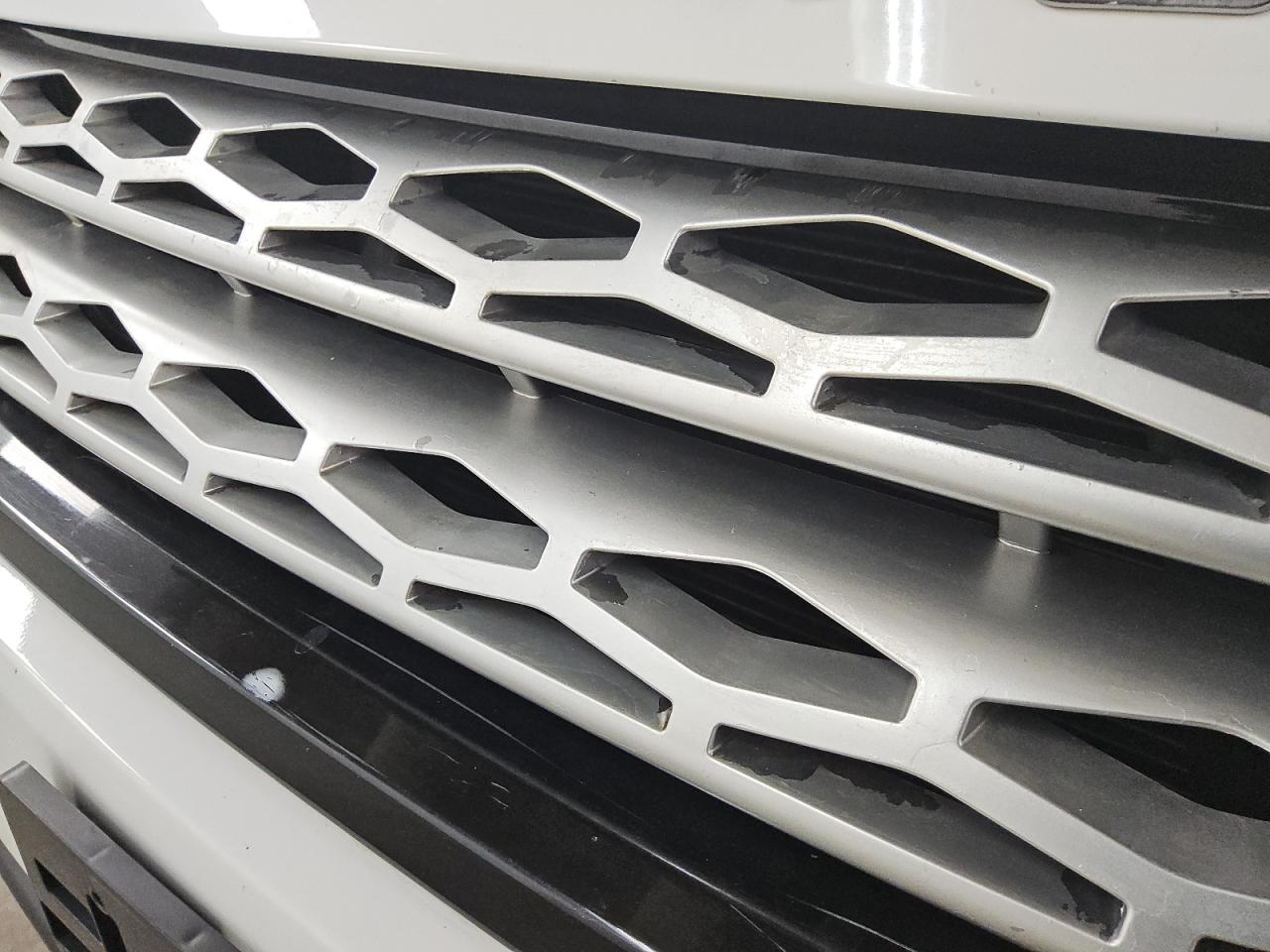2015 Land Rover Range Rover Sport Hse White vin: SALWR2VF6FA533815 Damage: Grille, Chipped, 10 Or More