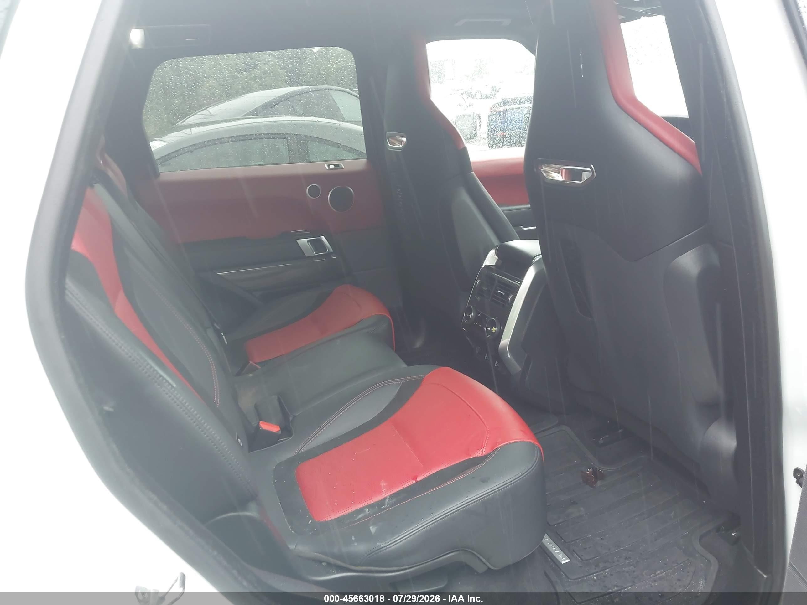 2022 Land Rover Range Rover Sport Svr/svr Carbon Edition White vin: SALWZ2RE3NA235934