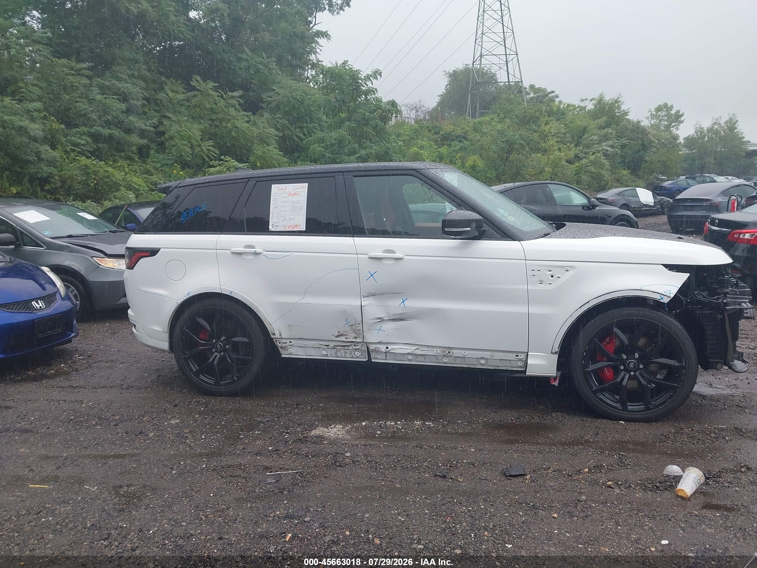 2022 Land Rover Range Rover Sport Svr/svr Carbon Edition White vin: SALWZ2RE3NA235934