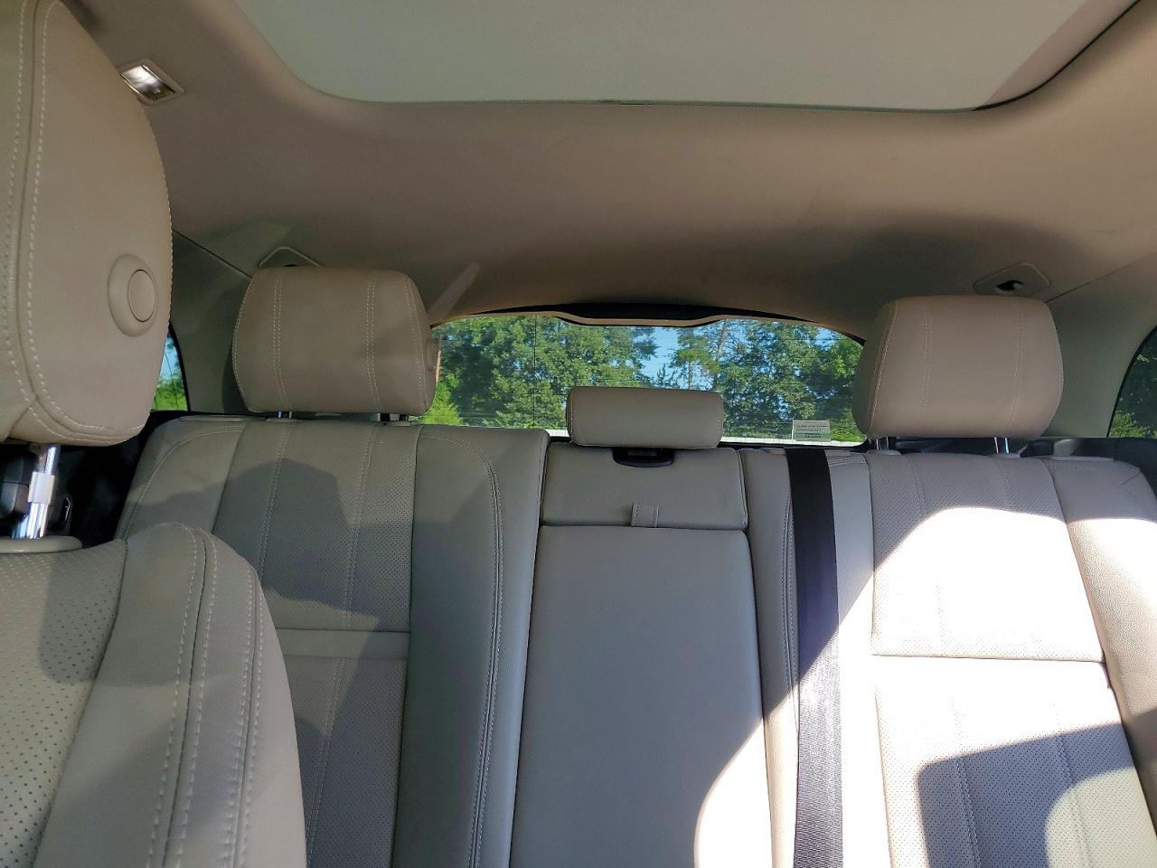 2019 Land Rover Range Rover Velar S White vin: SALYB2EX4KA780847