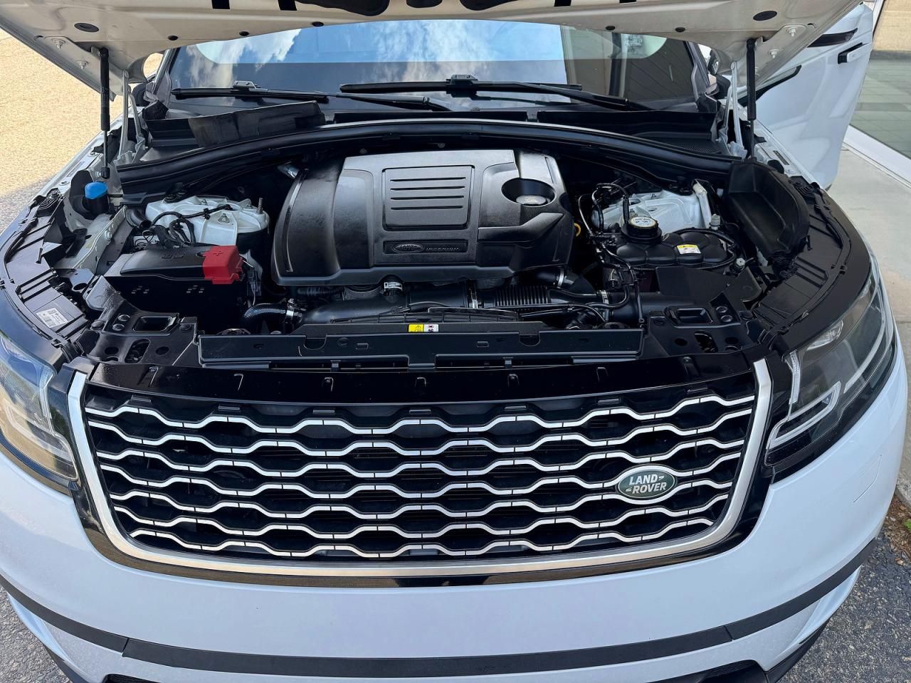 2018 Land Rover Range Rover Velar S Белый vin: SALYB2RX0JA747711