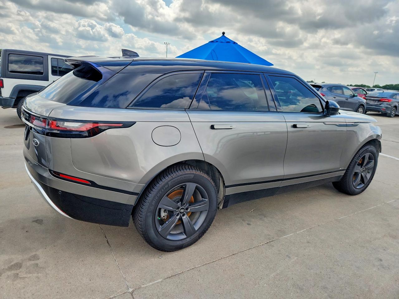 2020 Land Rover Range Rover Velar R-dynamic S Серебряный vin: SALYK2EX8LA295225