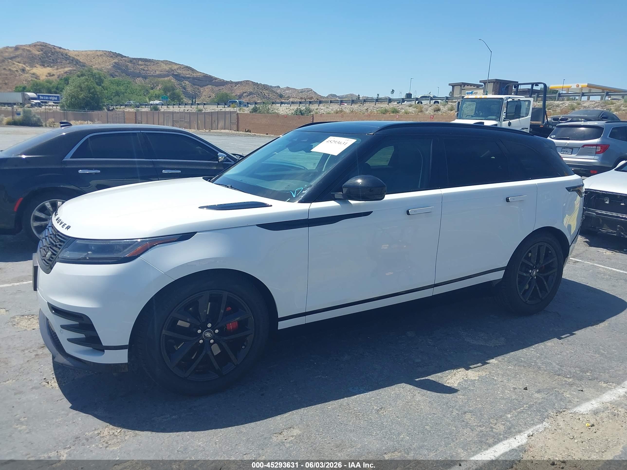 2025 Land Rover Range Rover Velar P250 Dynamic Se White vin: SALYL2EX4SA808014
