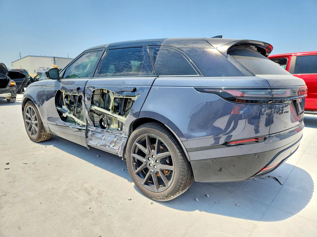 2026 Land Rover Range Rover Velar Dynamic Se Gray vin: SALYL2EX5TA829519