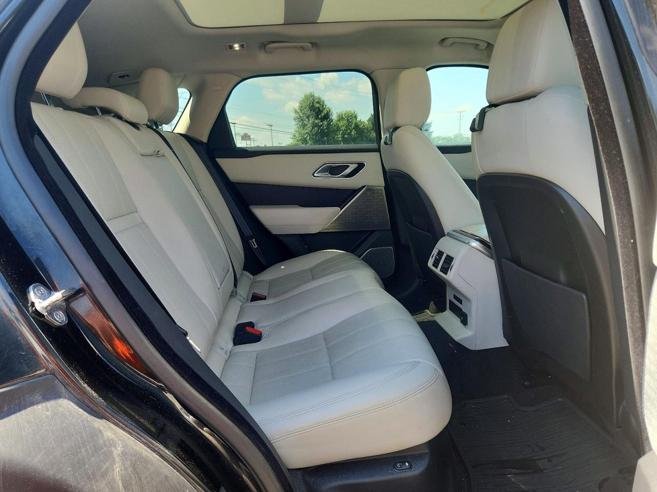2019 Land Rover Range Rover Velar R-dynamic Se Black vin: SALYL2EX6KA796853