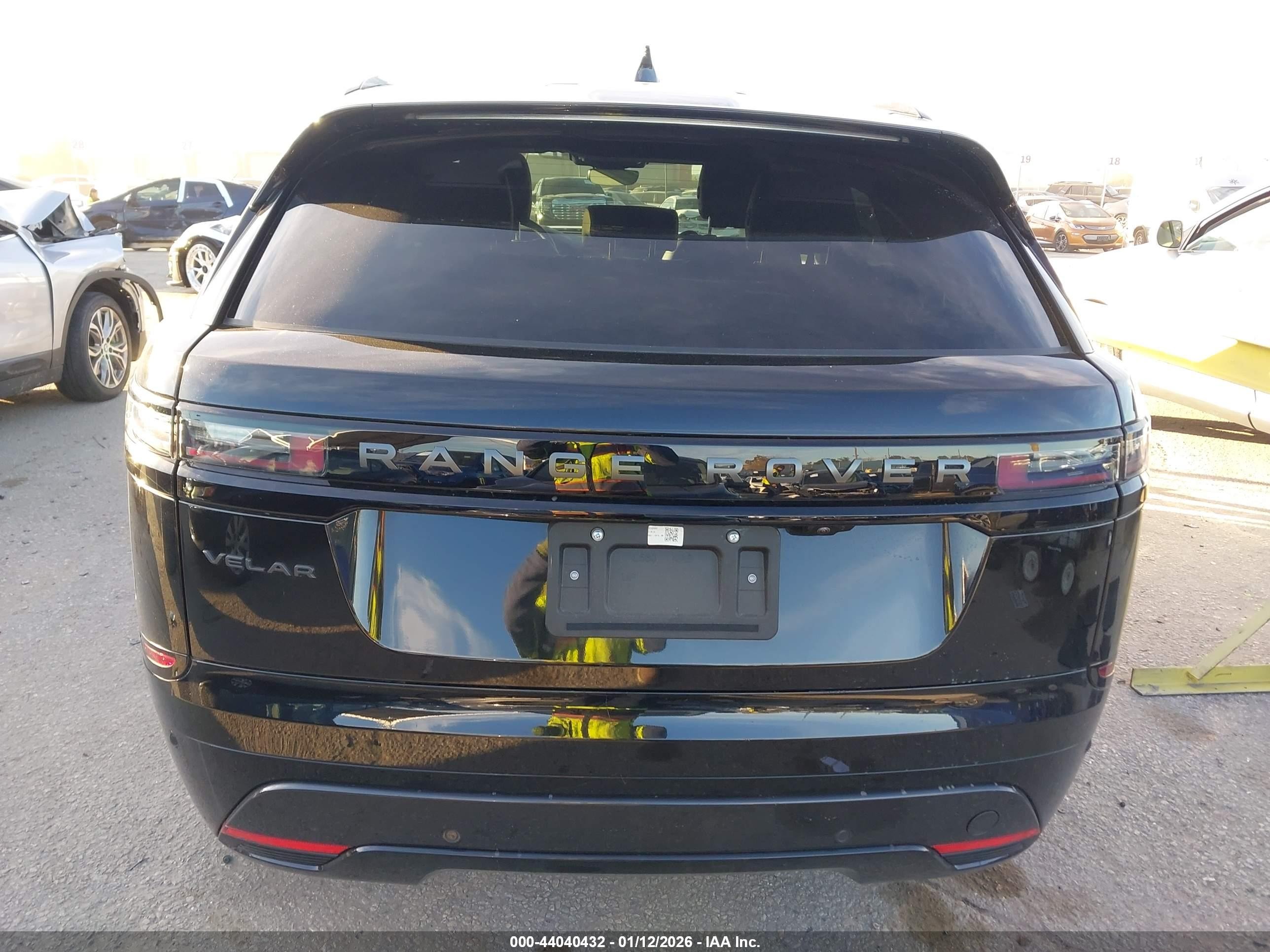 2026 Land Rover Range Rover Velar P250 Dynamic Se Black vin: SALYL2EX6TA814611