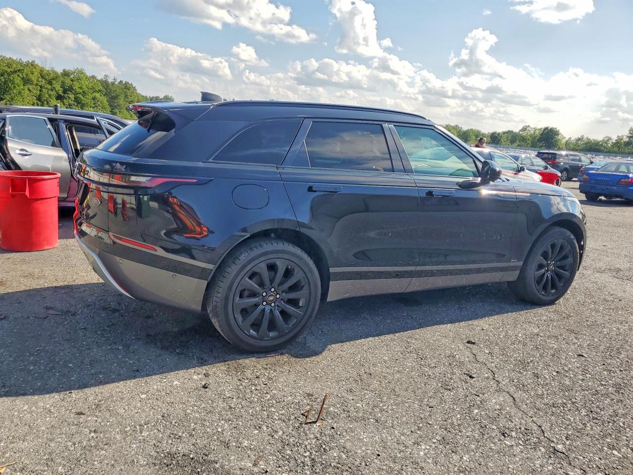 2019 Land Rover Range Rover Velar R-dynamic Se Black vin: SALYL2EX7KA797252