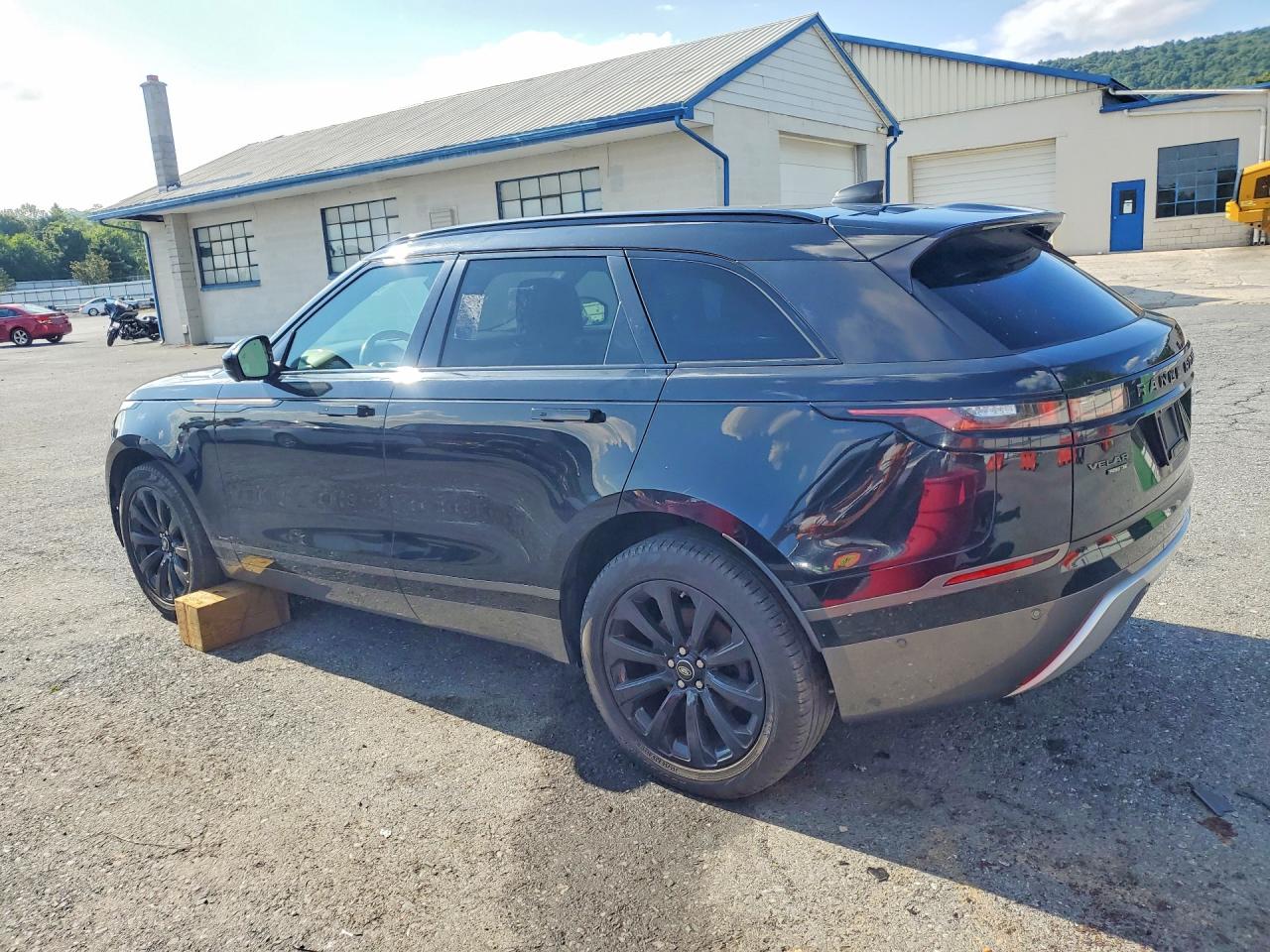 2019 Land Rover Range Rover Velar R-dynamic Se Black vin: SALYL2EX7KA797252