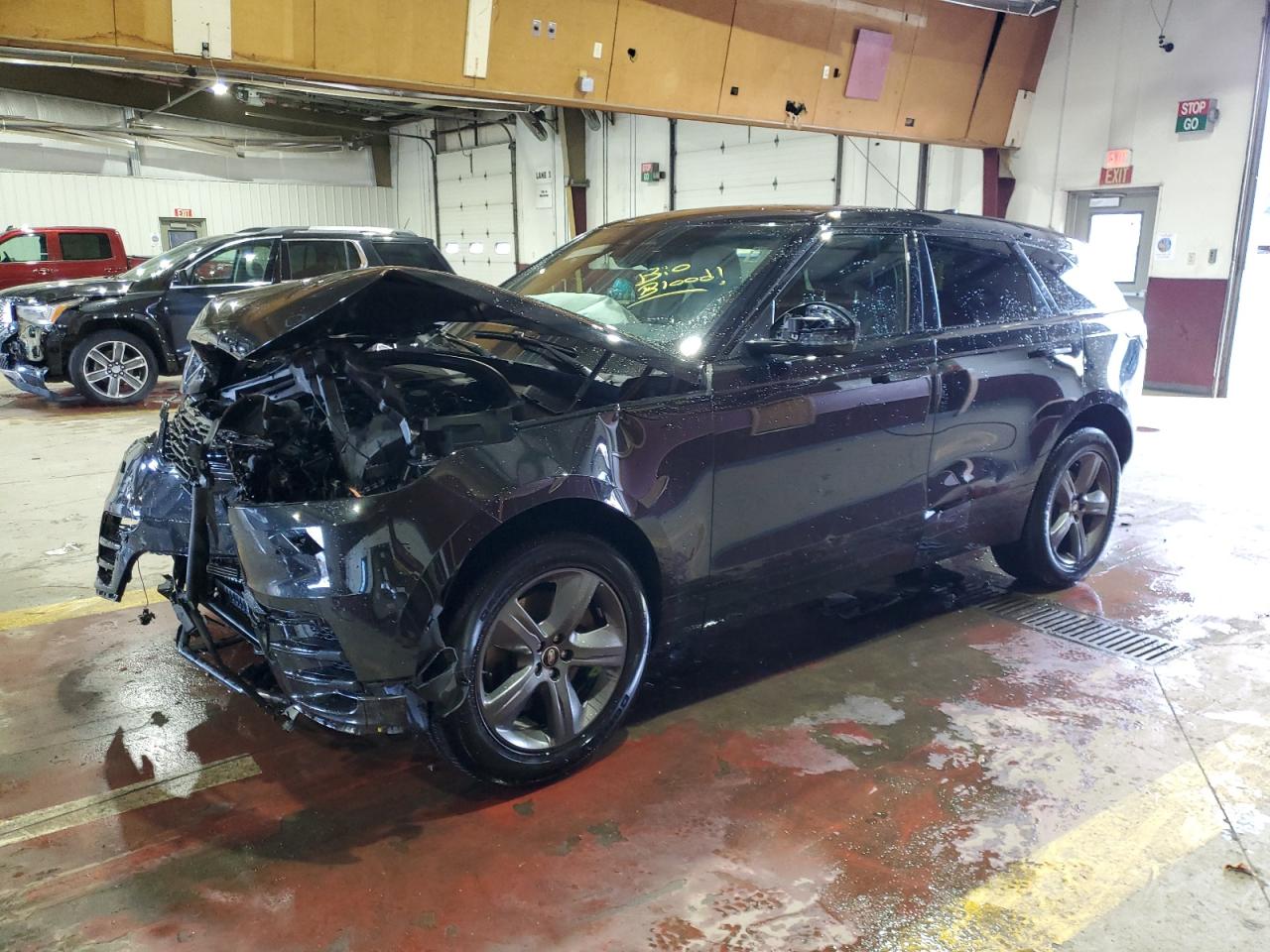 2025 Land Rover Range Rover Velar Dynamic Se Black vin: SALYL2EX9SA809756 Damage: Left Front Fender, Dent(S) W/ Paint Dmg, 9 To 10 Inches