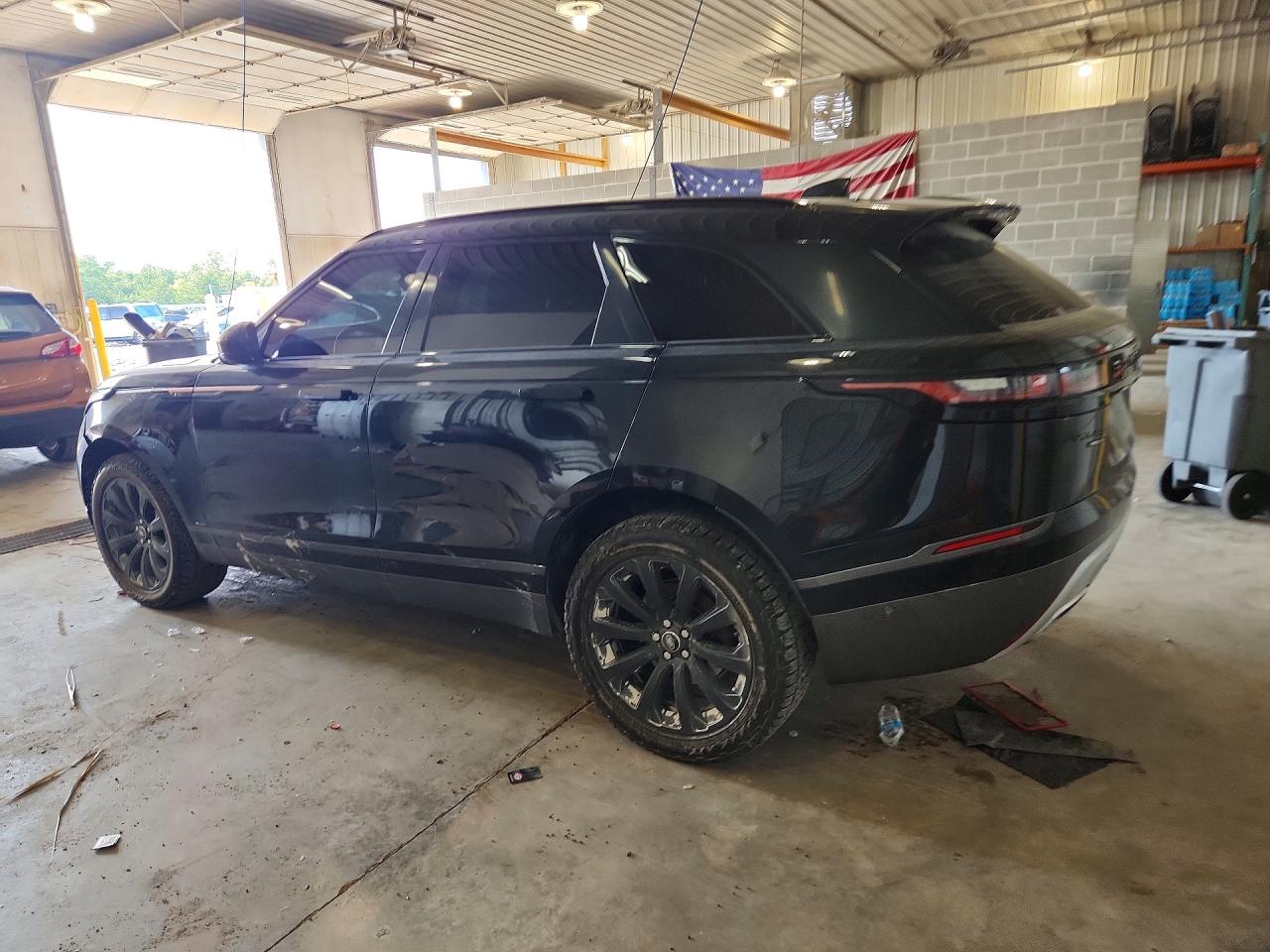 2018 Land Rover Range Rover Velar R-dynamic Se Black vin: SALYL2RV8JA730117