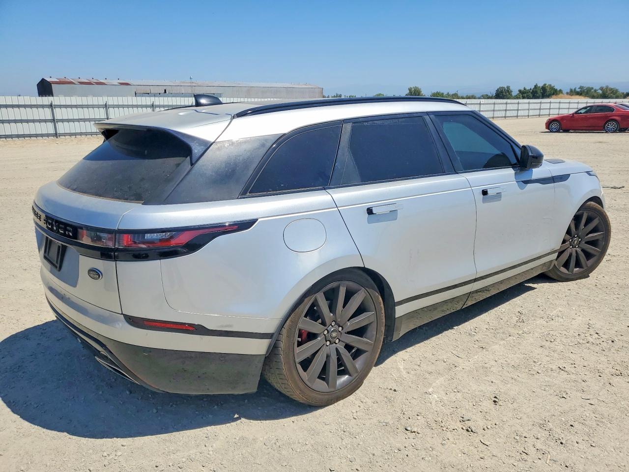 2018 Land Rover Range Rover Velar R-dynamic Se Silver vin: SALYL2RV8JA745507