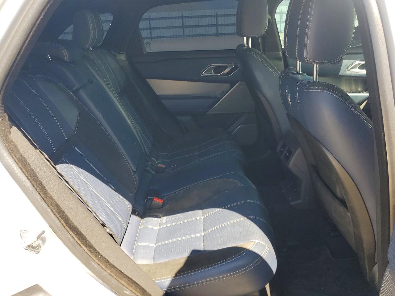 2018 Land Rover Range Rover Velar R-dynamic Se Silver vin: SALYL2RV8JA745507