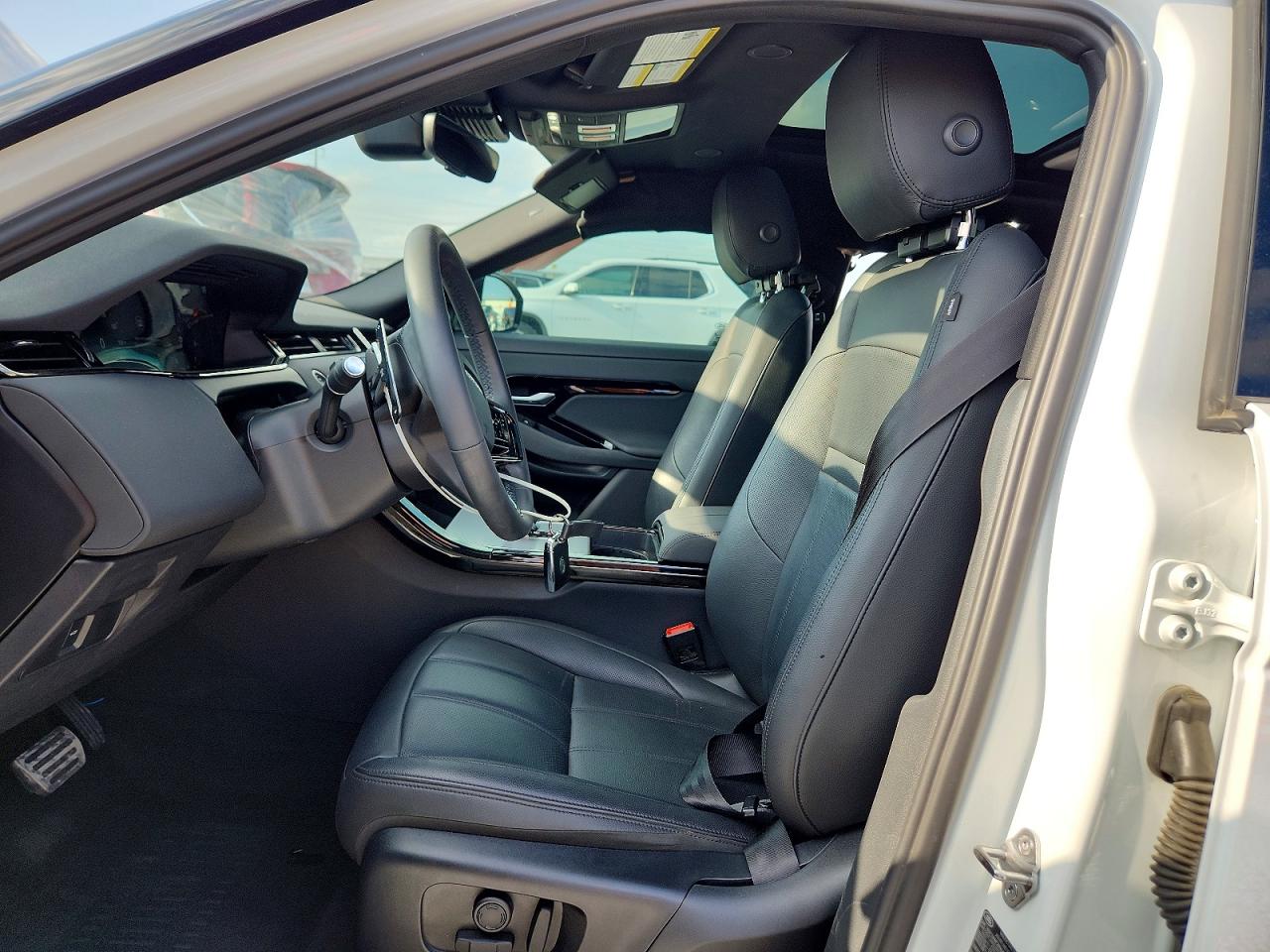 2024 Land Rover Range Rover Evoque S White vin: SALZJ2FX1RH261505