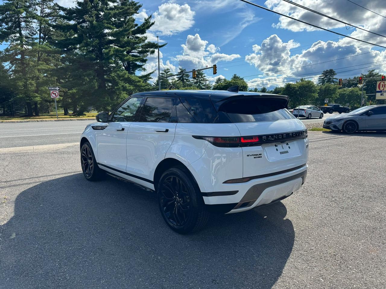 2020 Land Rover Range Rover Evoque S White vin: SALZT2GX1LH008300