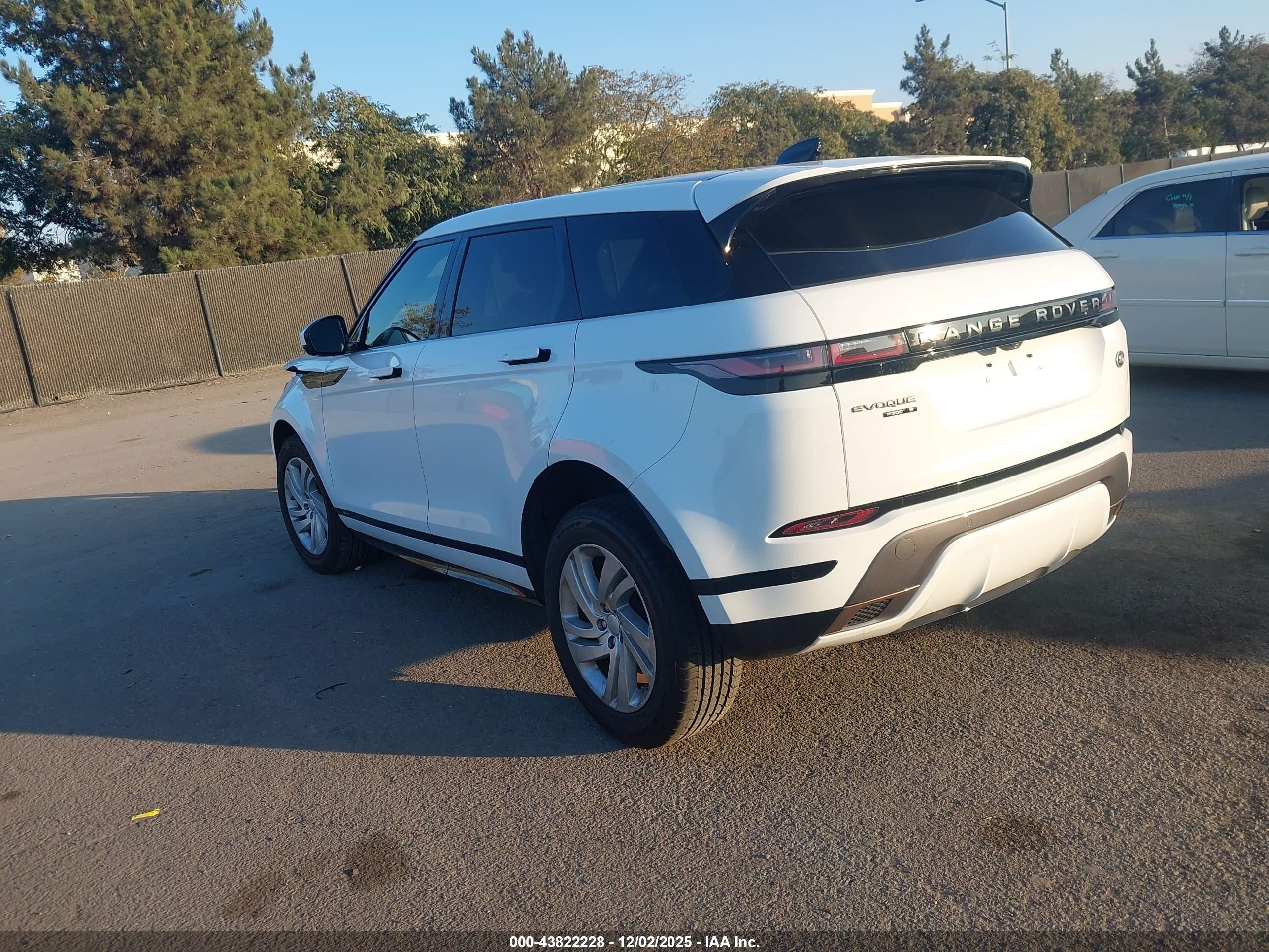 2020 Land Rover Range Rover Evoque R-dynamic S White vin: SALZT2GX7LH057873