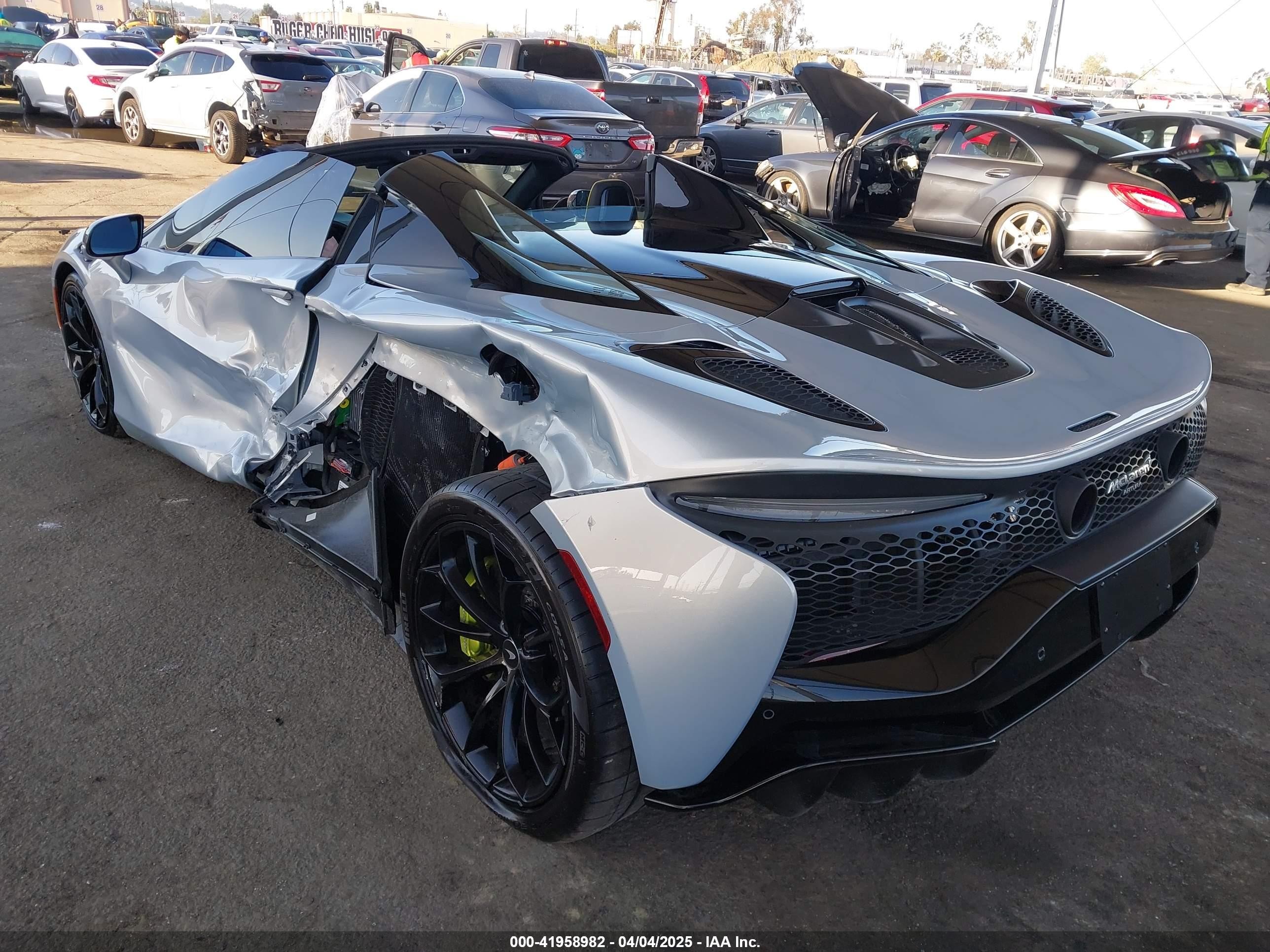2025 Mclaren Artura Performance/techlux/vision Silver vin: SBM16BEA6SW003220