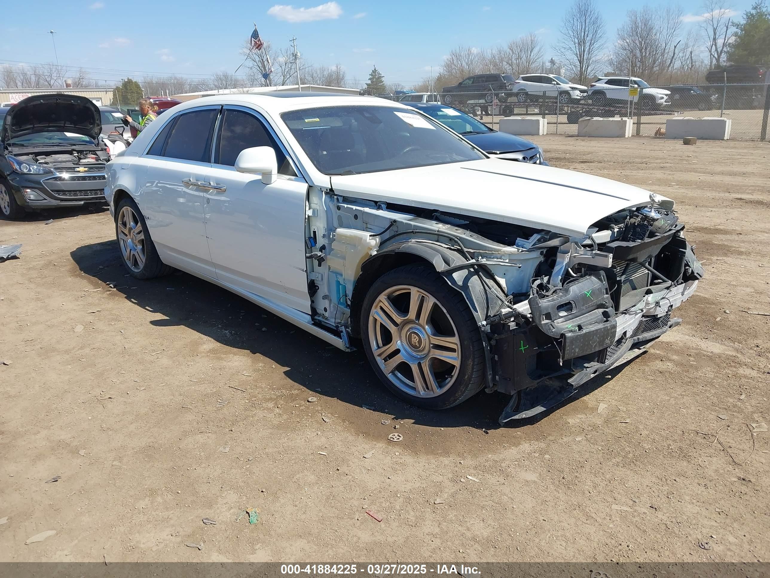 2015 Rolls-royce Ghost   White vin: SCA664S50FUX53044