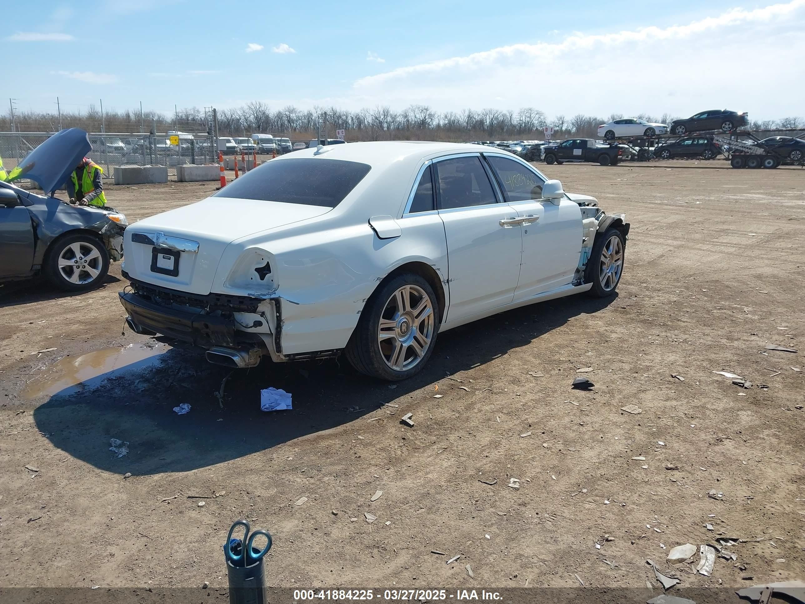 2015 Rolls-royce Ghost   White vin: SCA664S50FUX53044