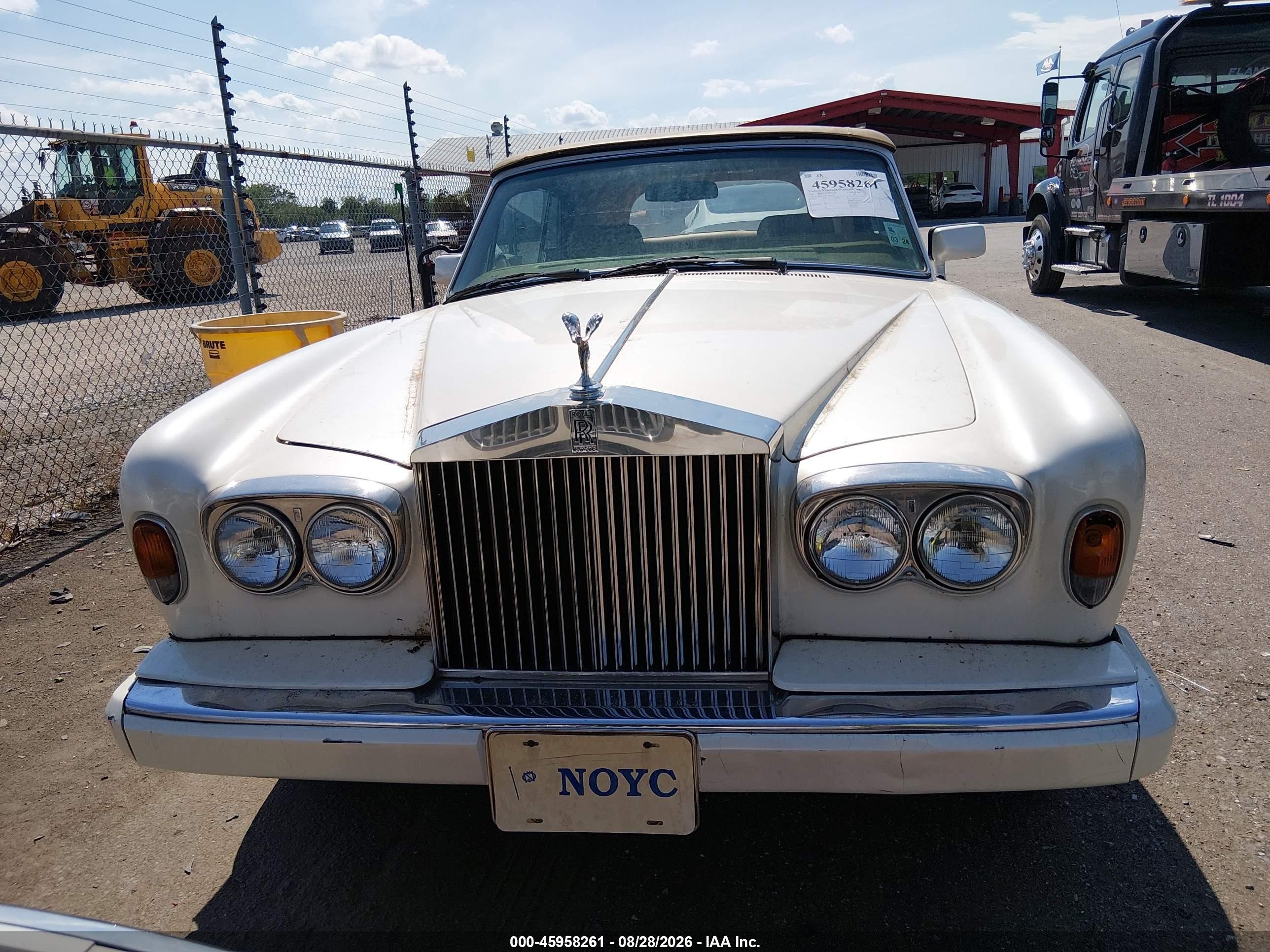 1985 Rolls-royce Corniche   White vin: SCAZD42A4FCX09795