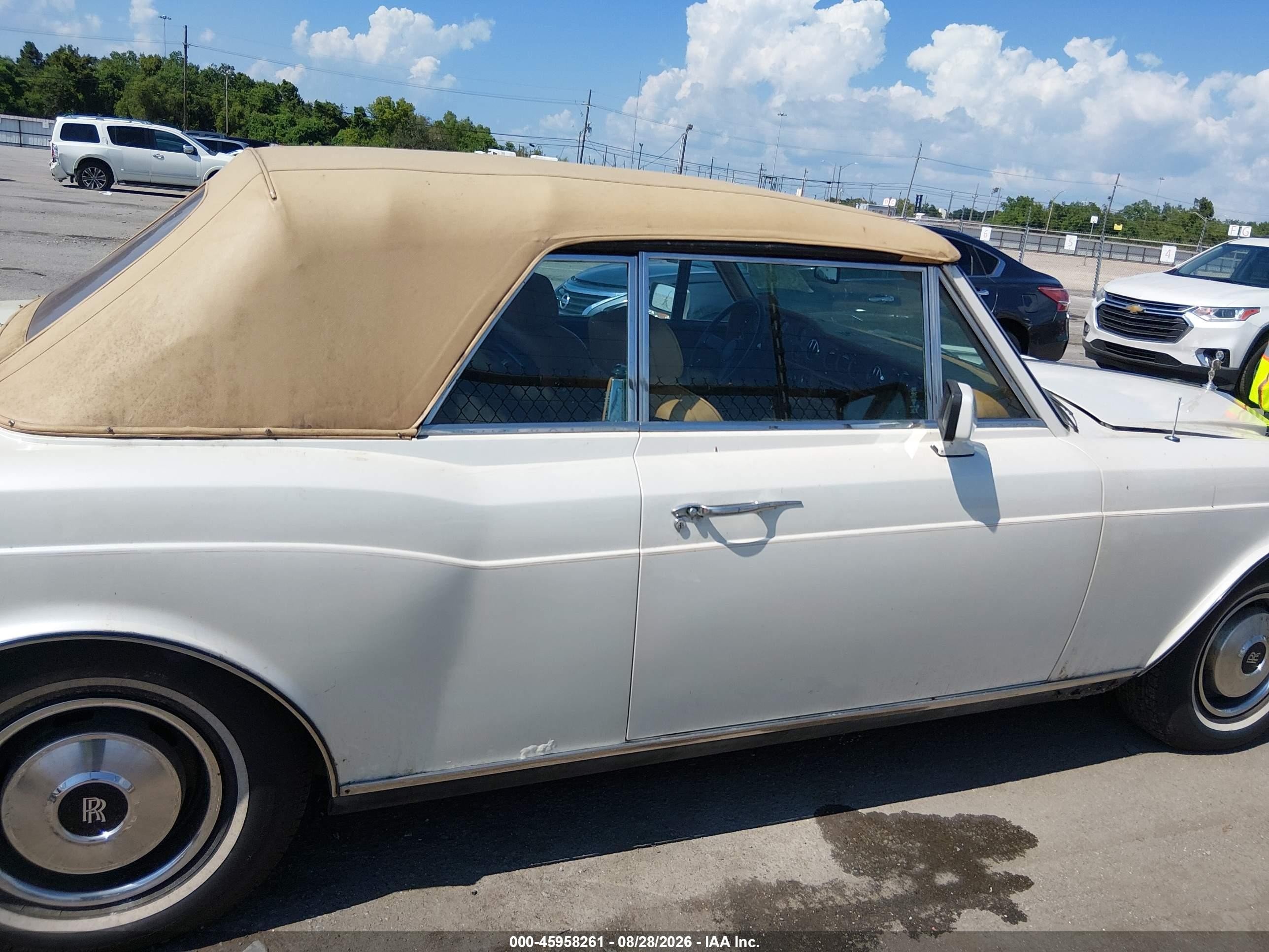 1985 Rolls-royce Corniche   White vin: SCAZD42A4FCX09795