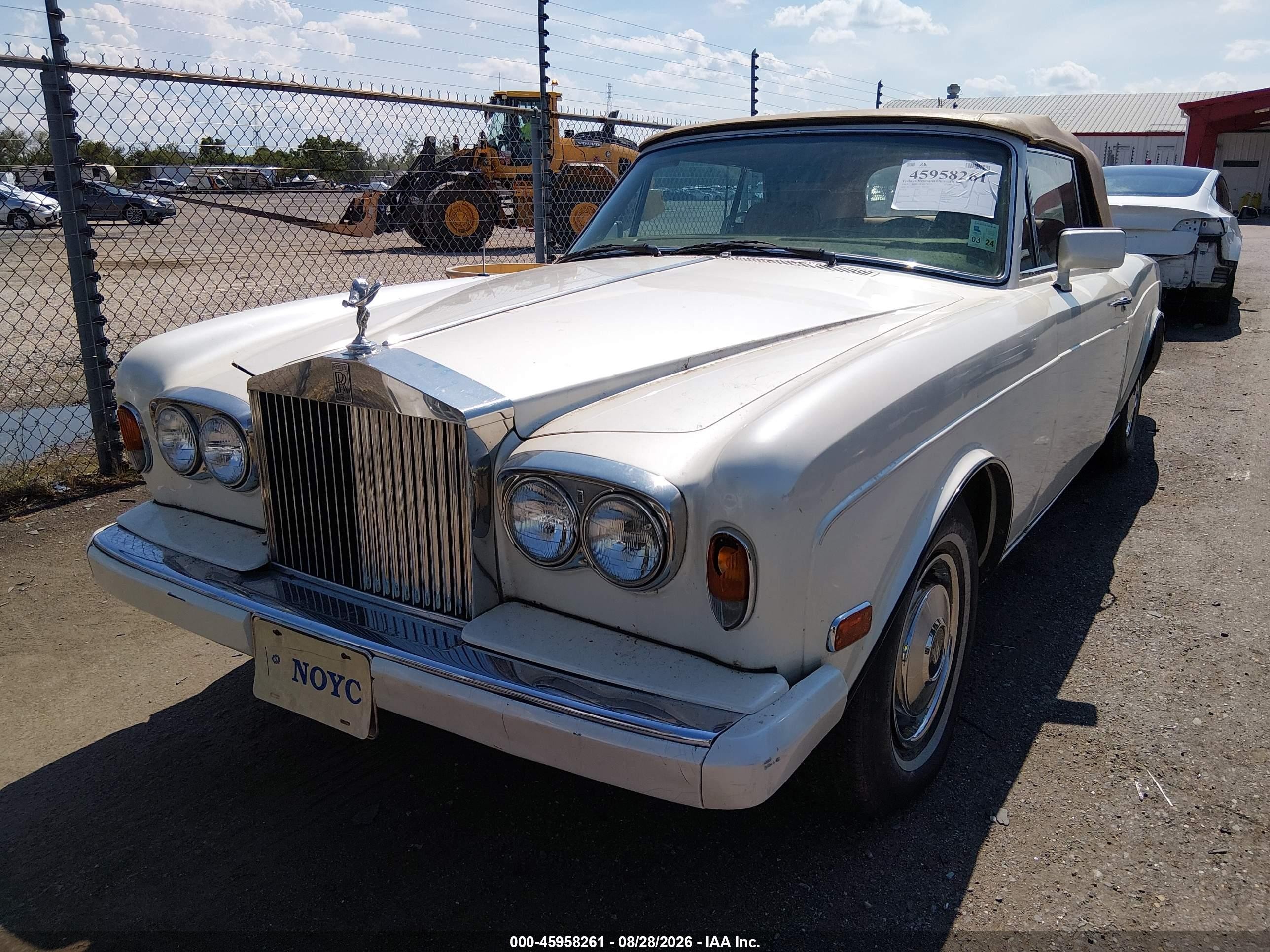 1985 Rolls-royce Corniche   White vin: SCAZD42A4FCX09795