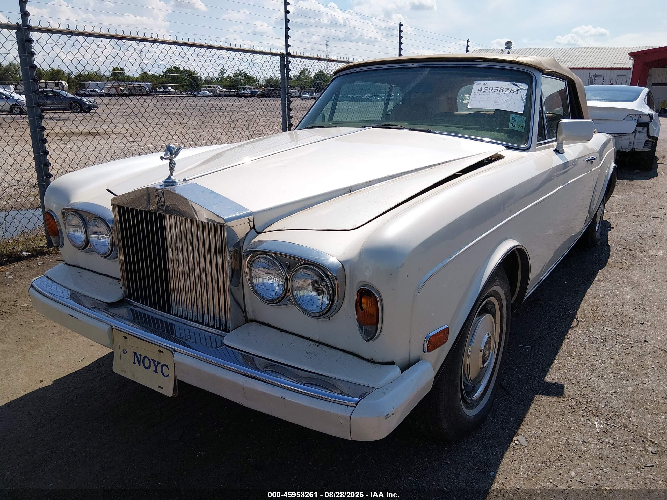 1985 Rolls-royce Corniche   White vin: SCAZD42A4FCX09795
