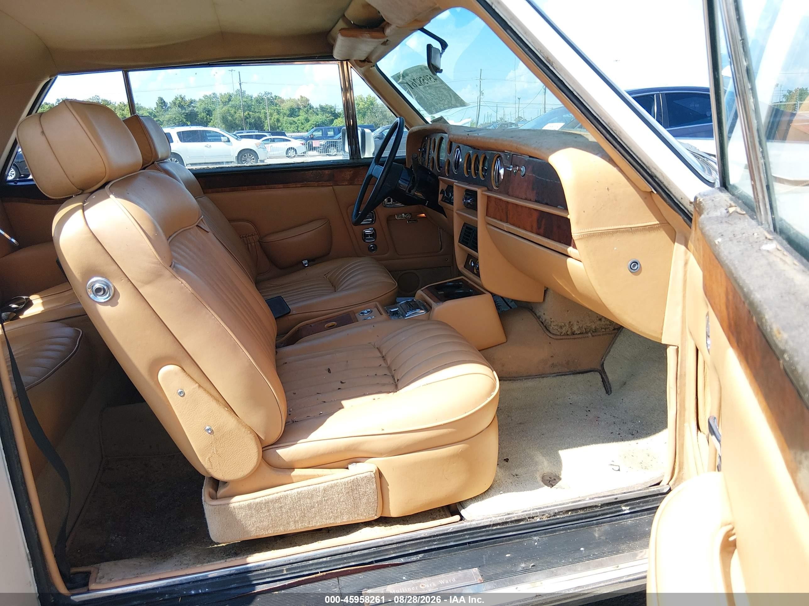 1985 Rolls-royce Corniche   White vin: SCAZD42A4FCX09795