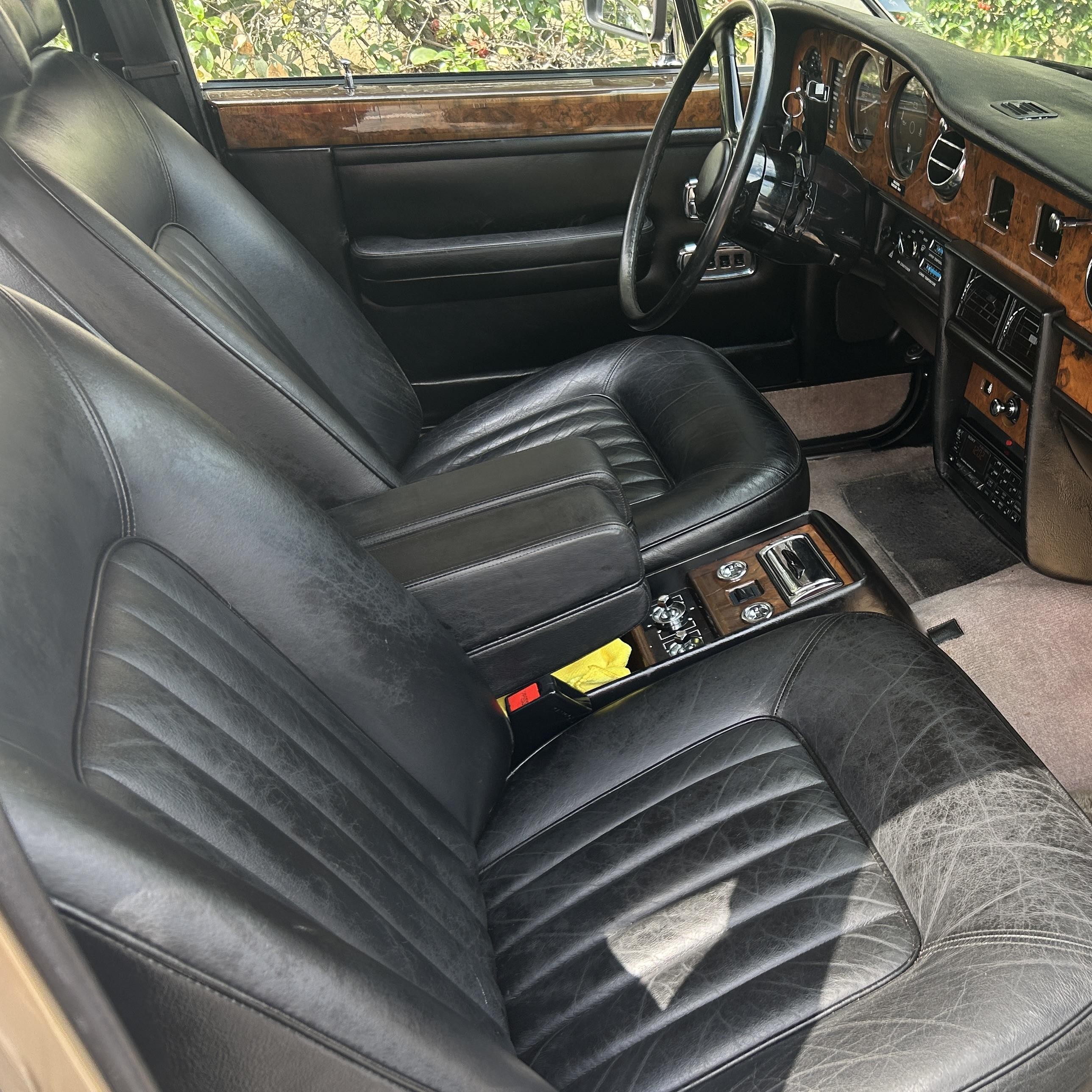 1985 Rolls-royce Silver Spur   Gold vin: SCAZN42A1FCX12165