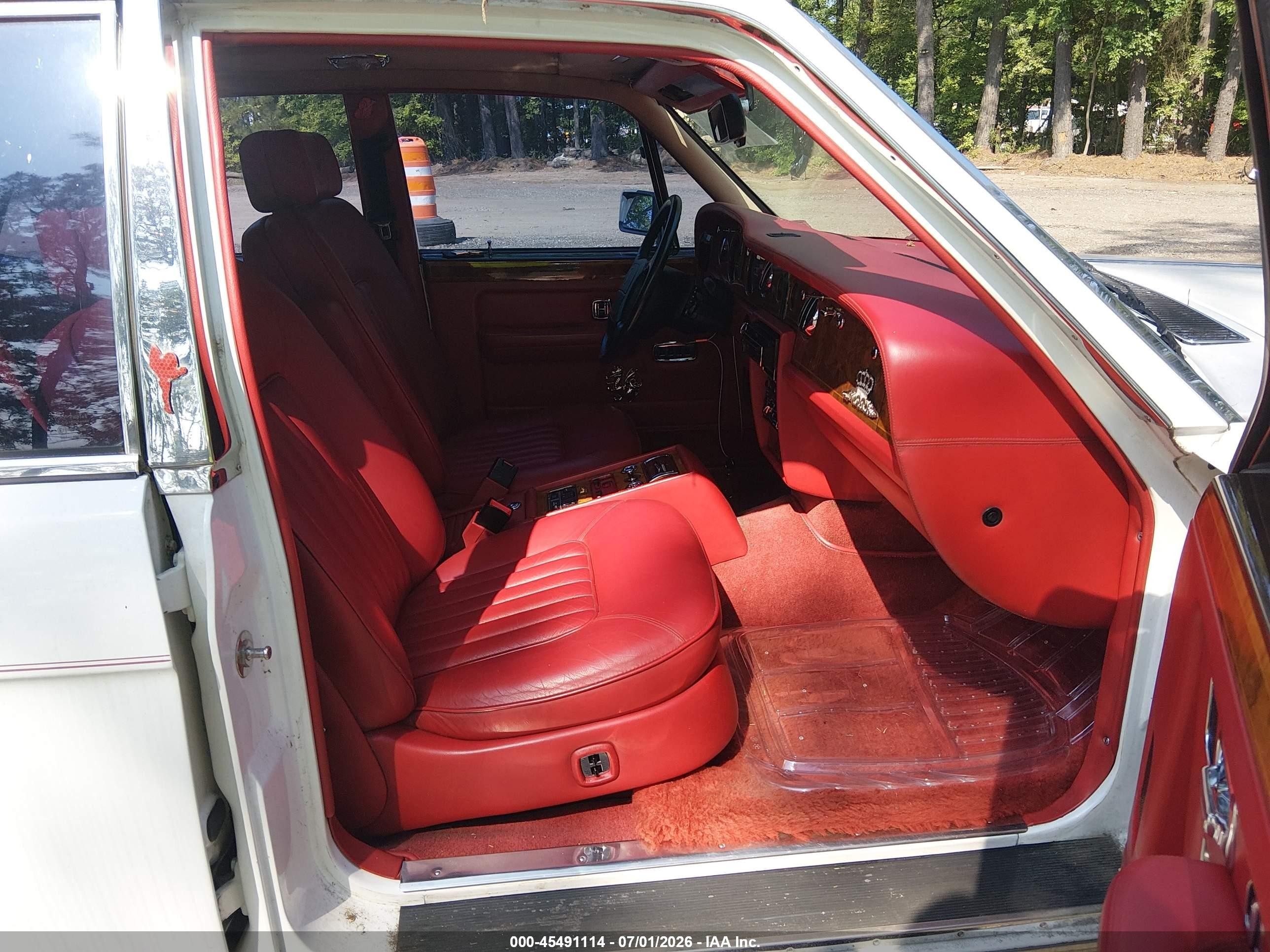 1993 Rolls-royce Silver Spirit   Белый vin: SCAZS02D1PCX46510