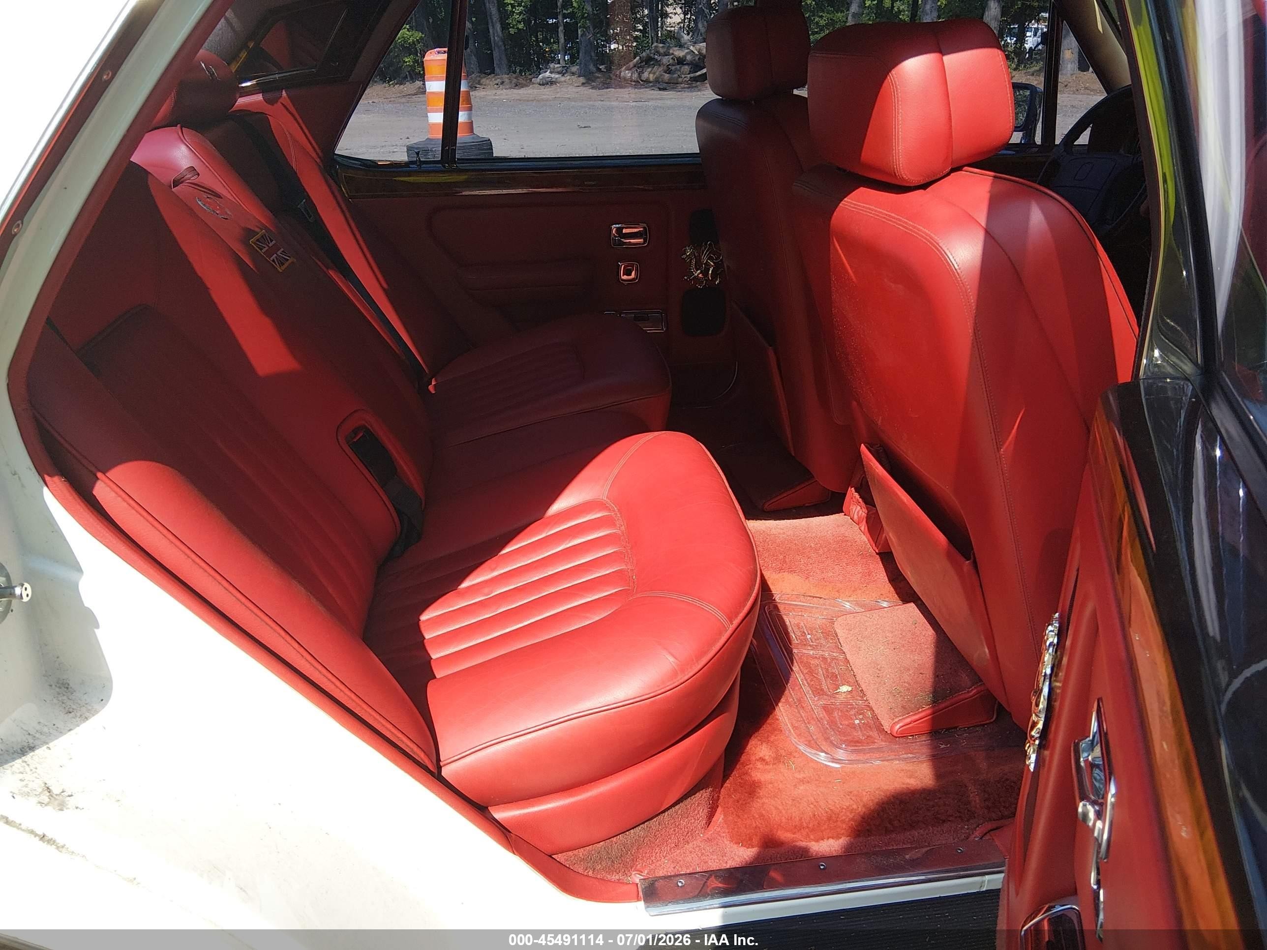1993 Rolls-royce Silver Spirit   Белый vin: SCAZS02D1PCX46510