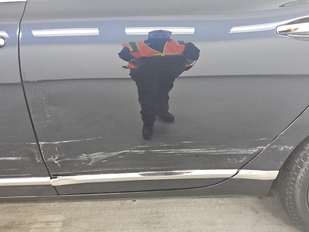 2012 Bentley Mulsanne Blue vin: SCBBB7ZH0CC016211 Damage: Left Rear Door, Multiple Scratches Heavy, 5