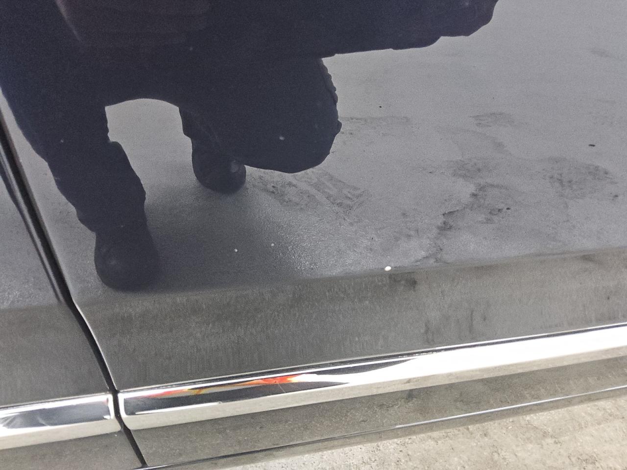2012 Bentley Mulsanne Blue vin: SCBBB7ZH0CC016211 Damage: Right Front Door, Chipped, 4