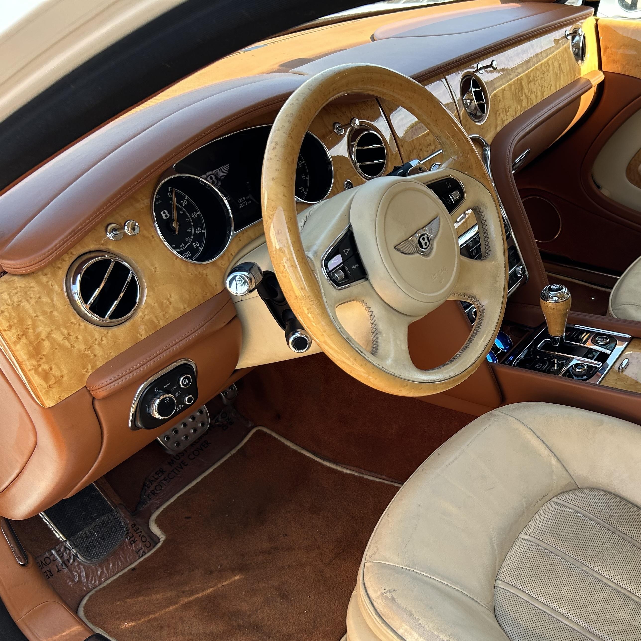 2011 Bentley Mulsanne   White vin: SCBBB7ZH7BC015734