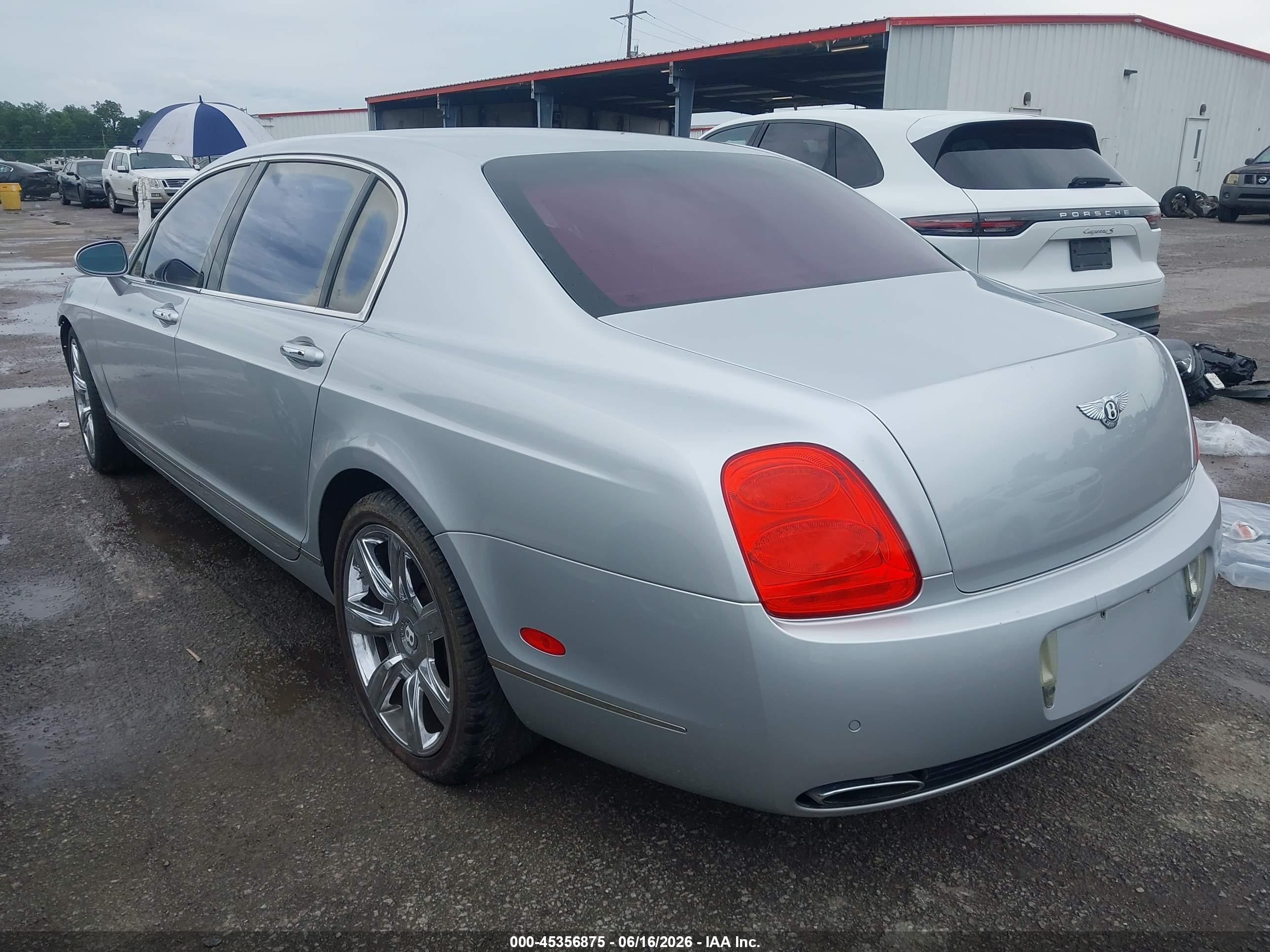 2006 Bentley Continental Flying Spur   Серебряный vin: SCBBR53W06C038043
