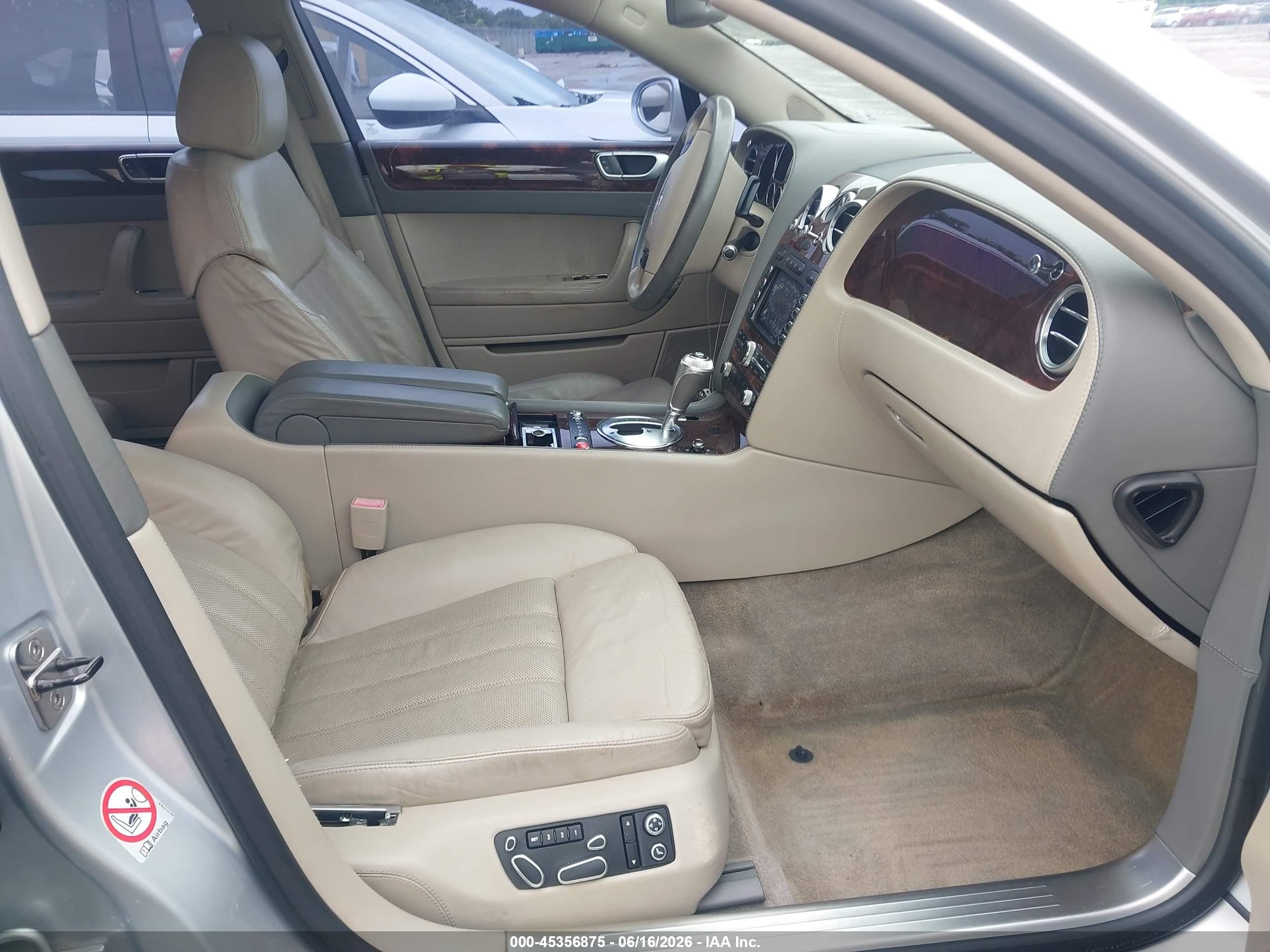 2006 Bentley Continental Flying Spur   Серебряный vin: SCBBR53W06C038043