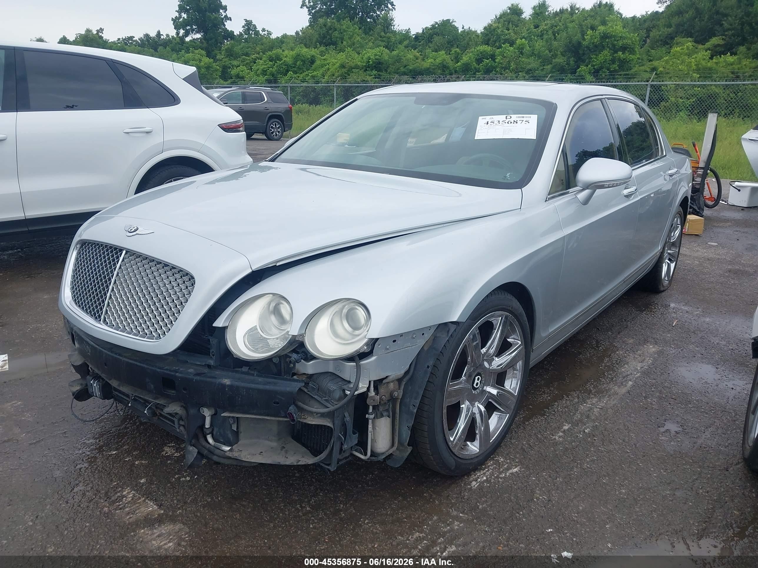 2006 Bentley Continental Flying Spur   Серебряный vin: SCBBR53W06C038043