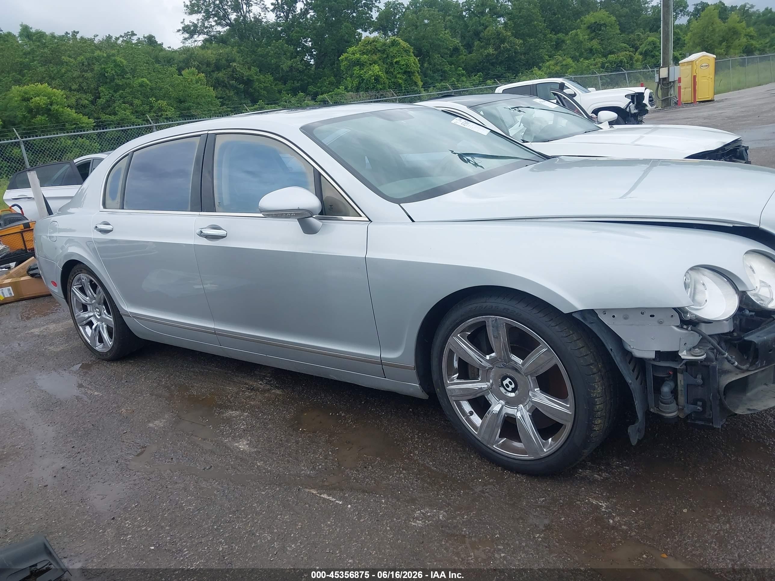 2006 Bentley Continental Flying Spur   Серебряный vin: SCBBR53W06C038043