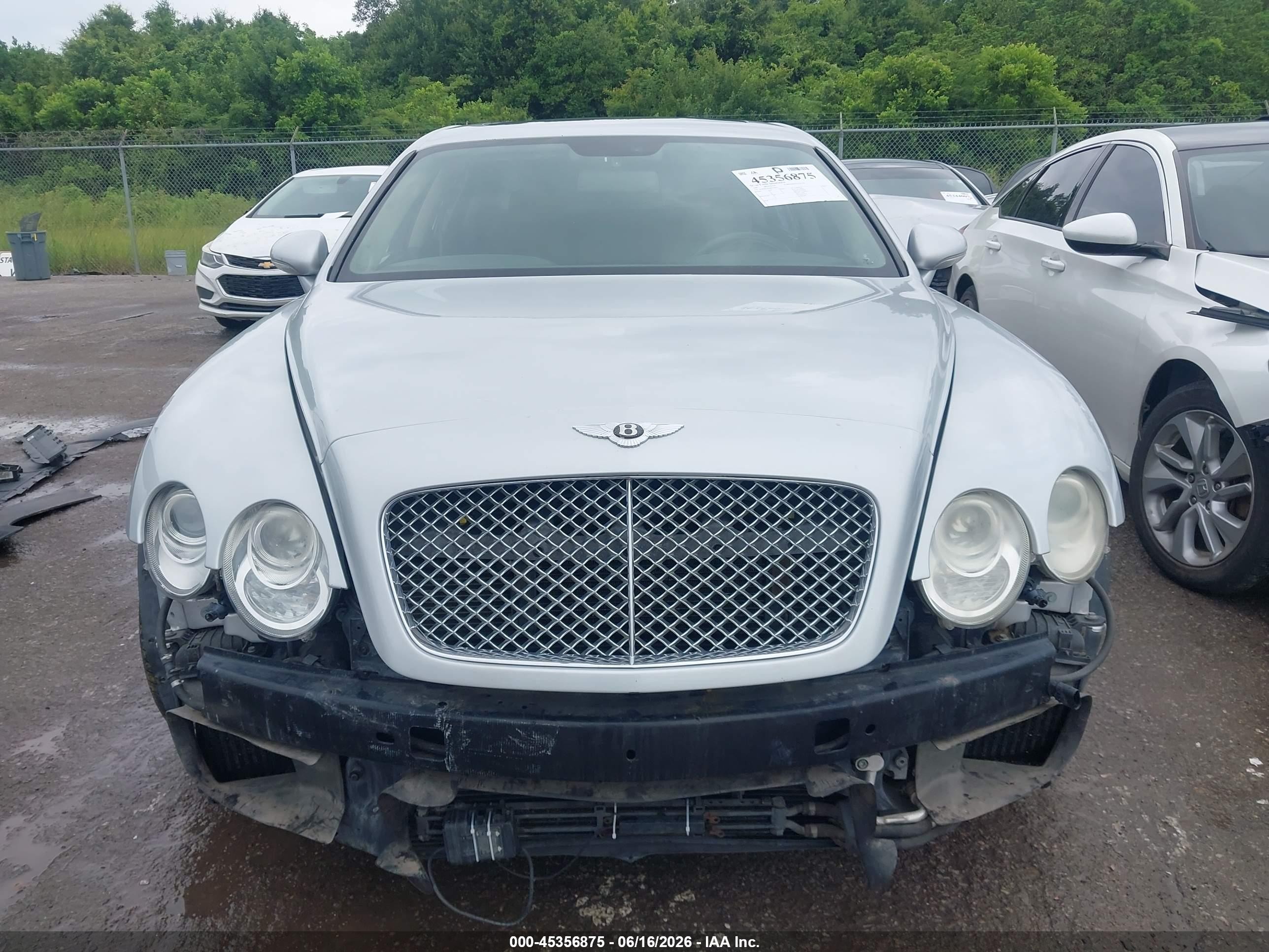 2006 Bentley Continental Flying Spur   Серебряный vin: SCBBR53W06C038043